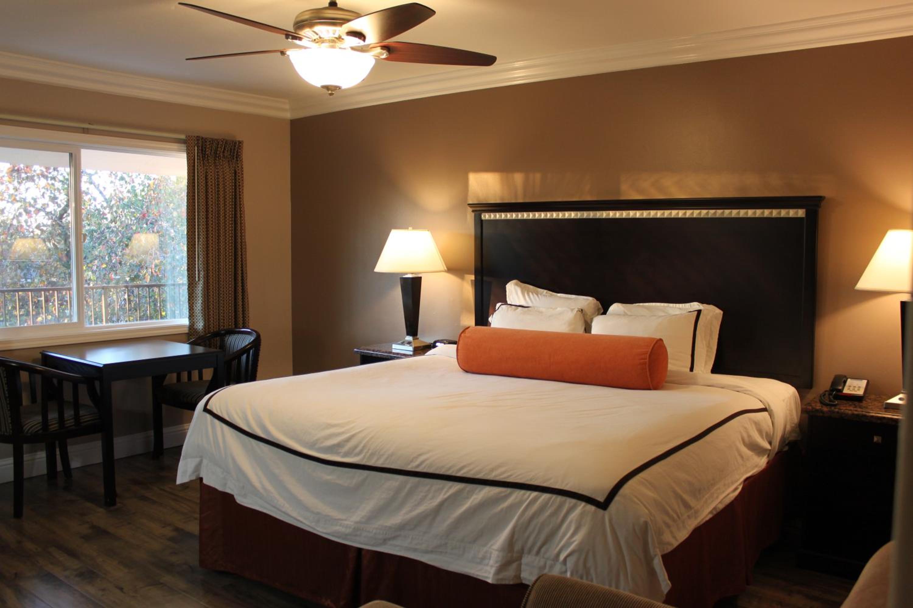 King Room- Non-Smoking - Photo 6
