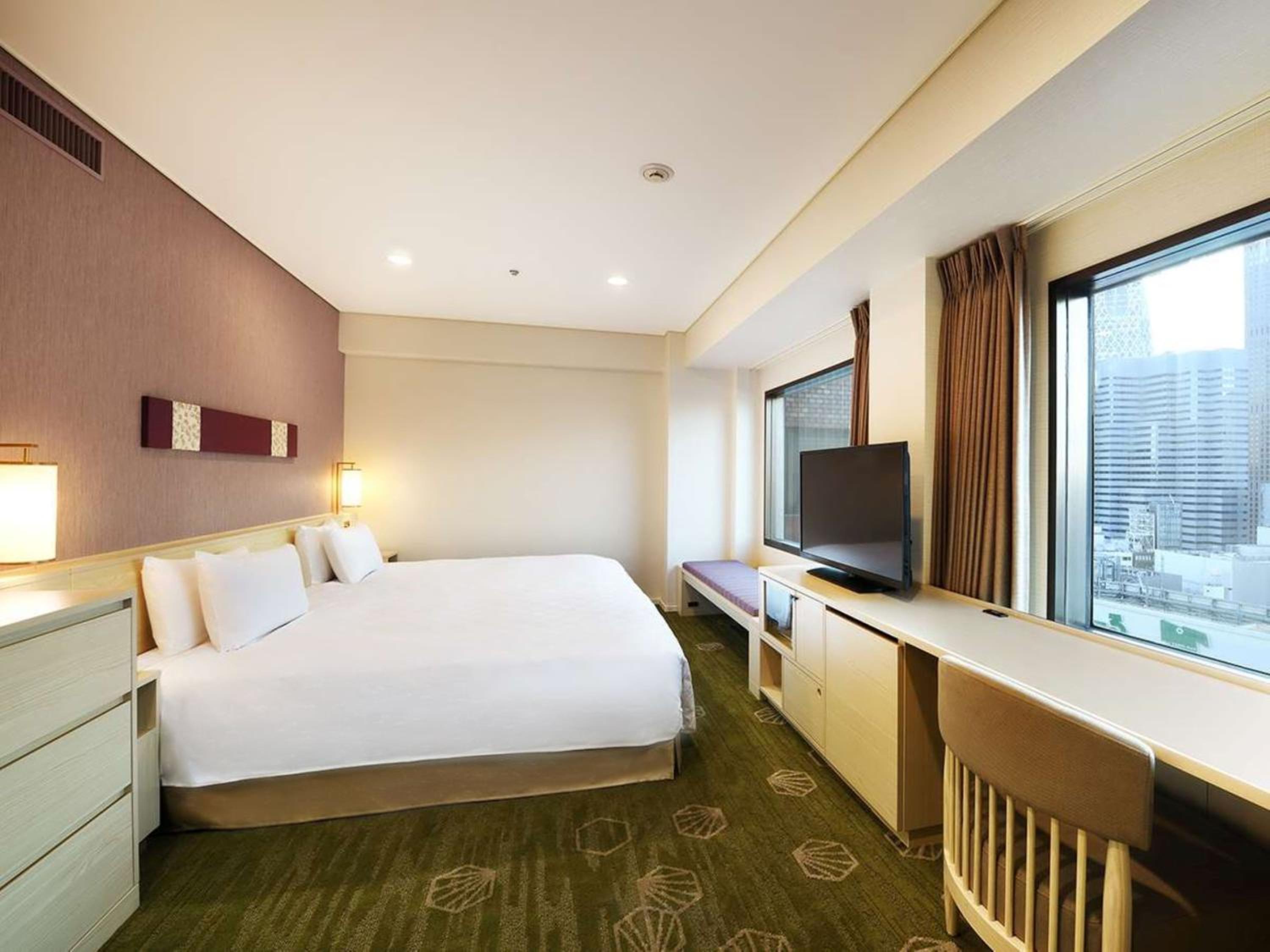 Deluxe Twin Room, Non-Smoking (30.6sqm)