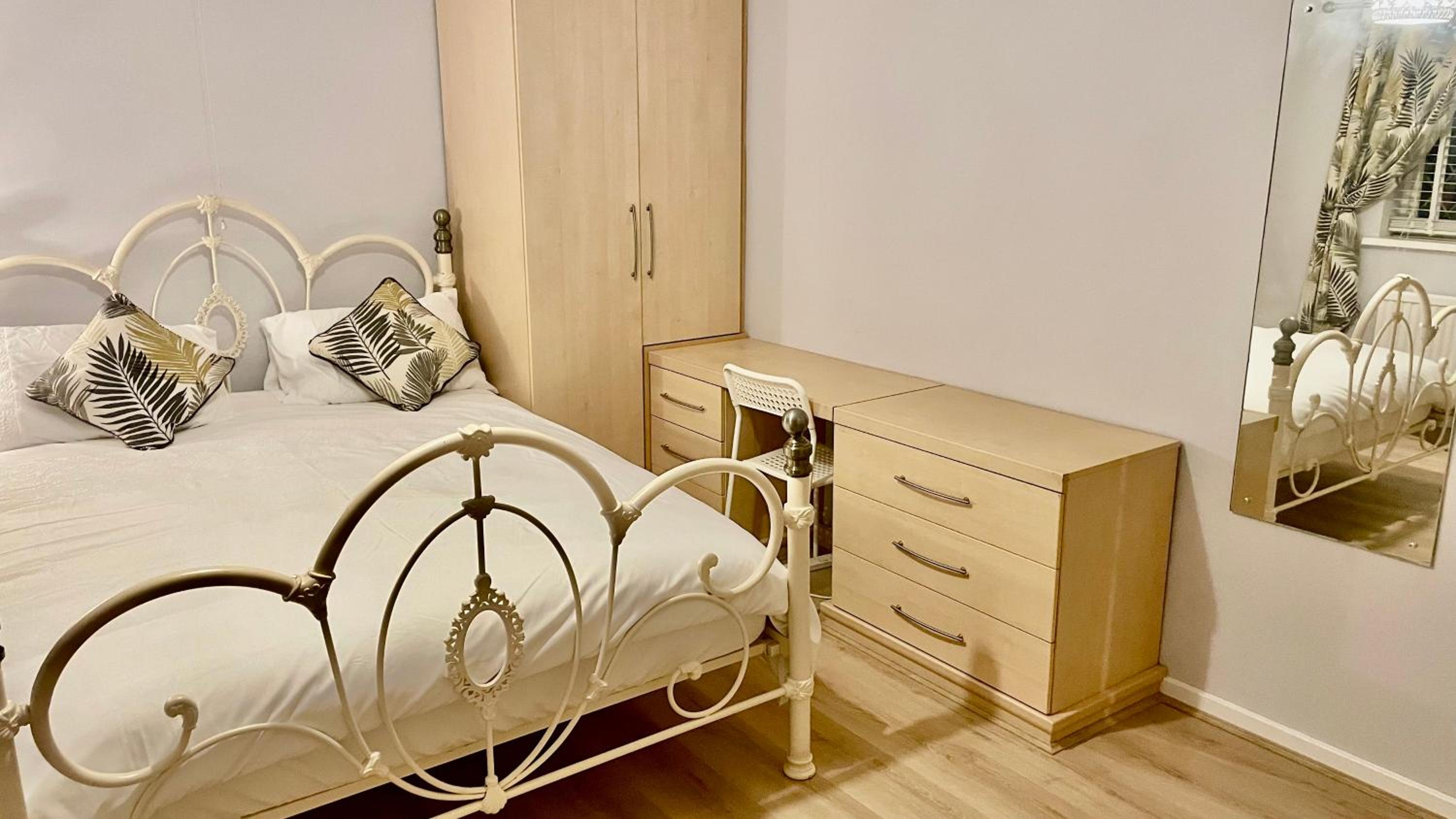 Triple Room with Shared Bathroom photo 3