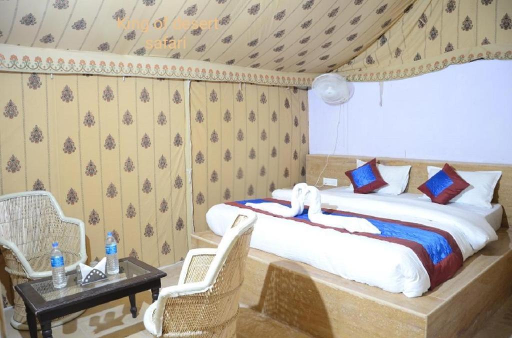 Deluxe Double Room (2 Adults + 1 Child)