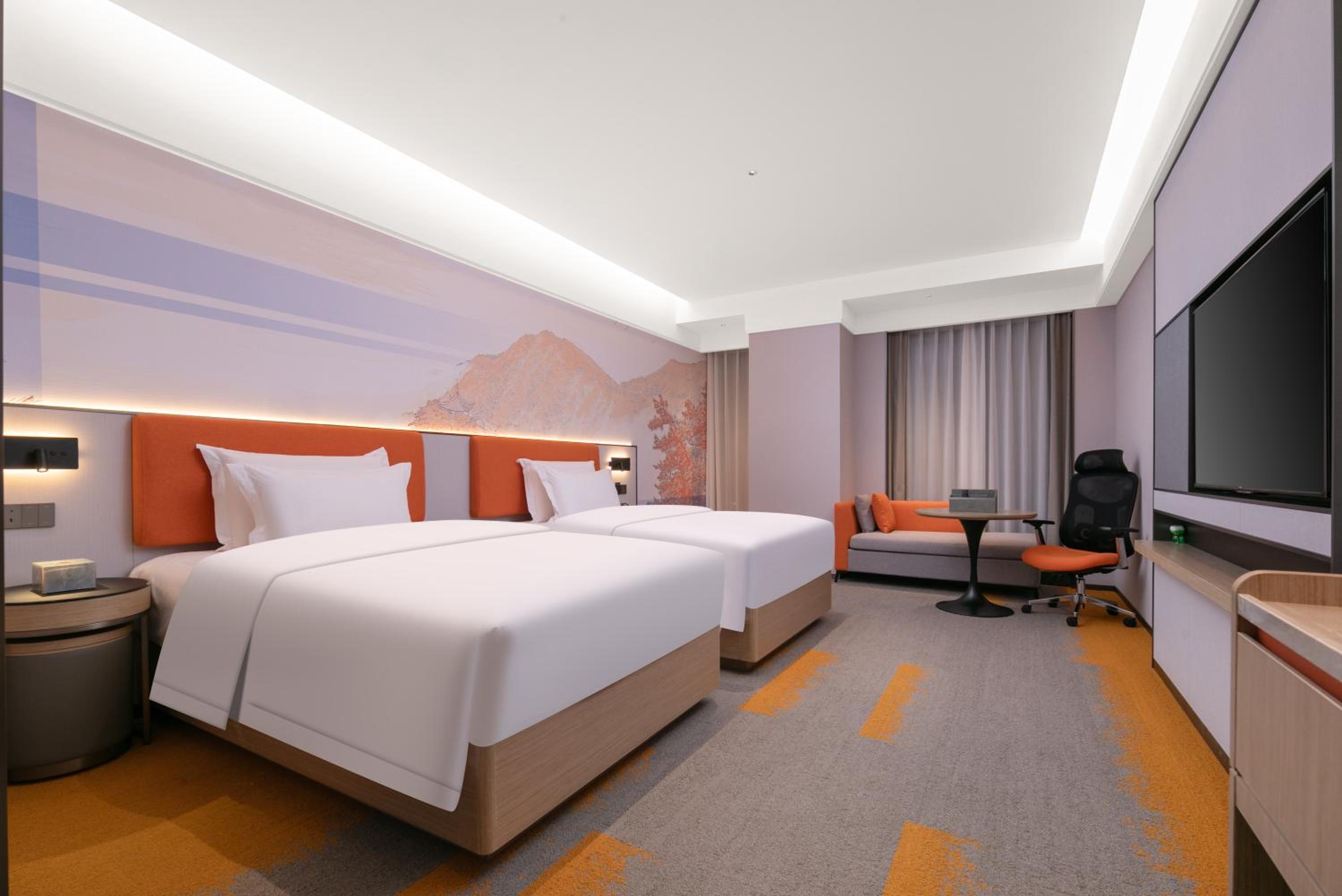 Elegant Twin Room with City View photo 2