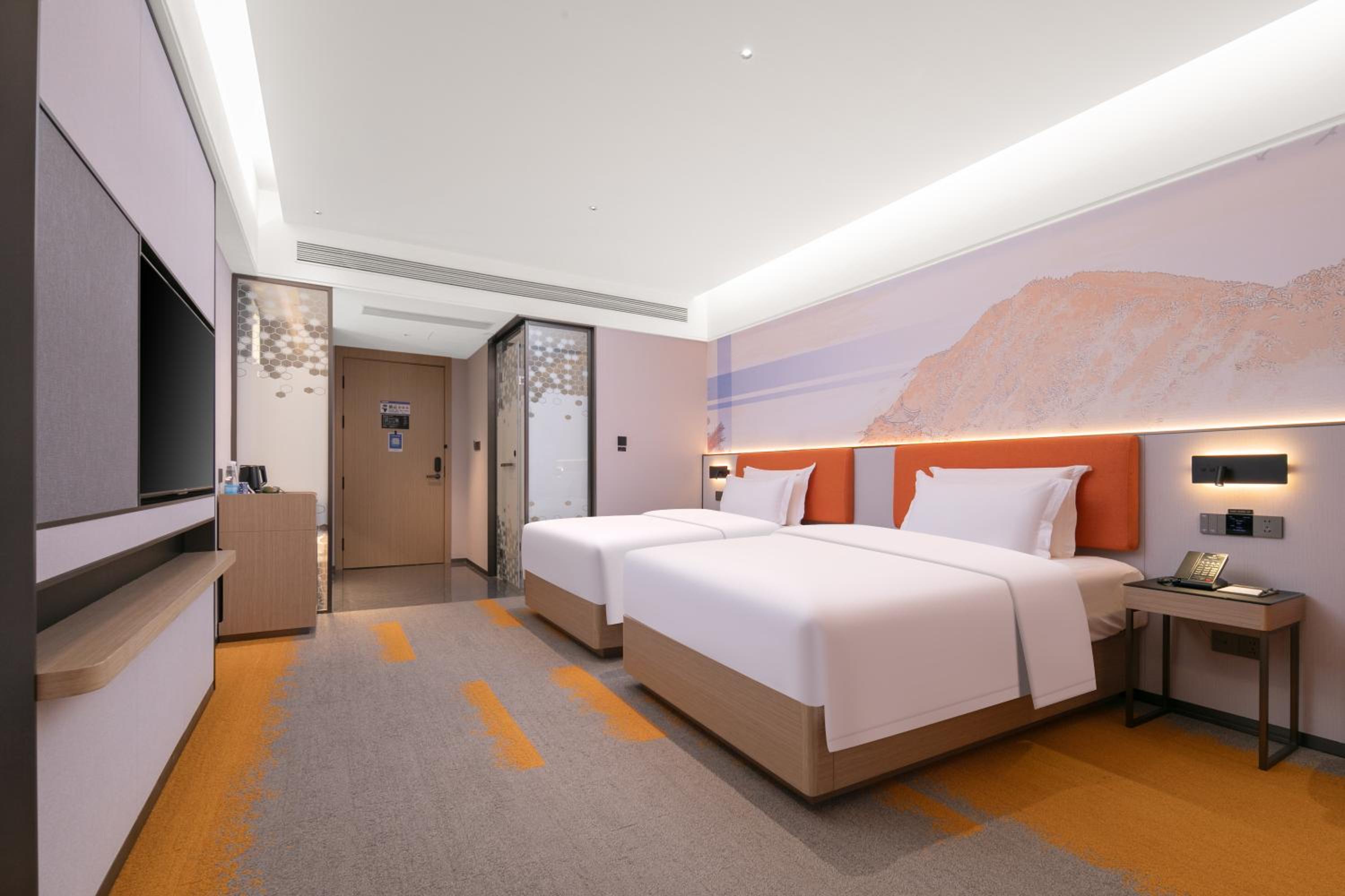 Elegant Twin Room with City View