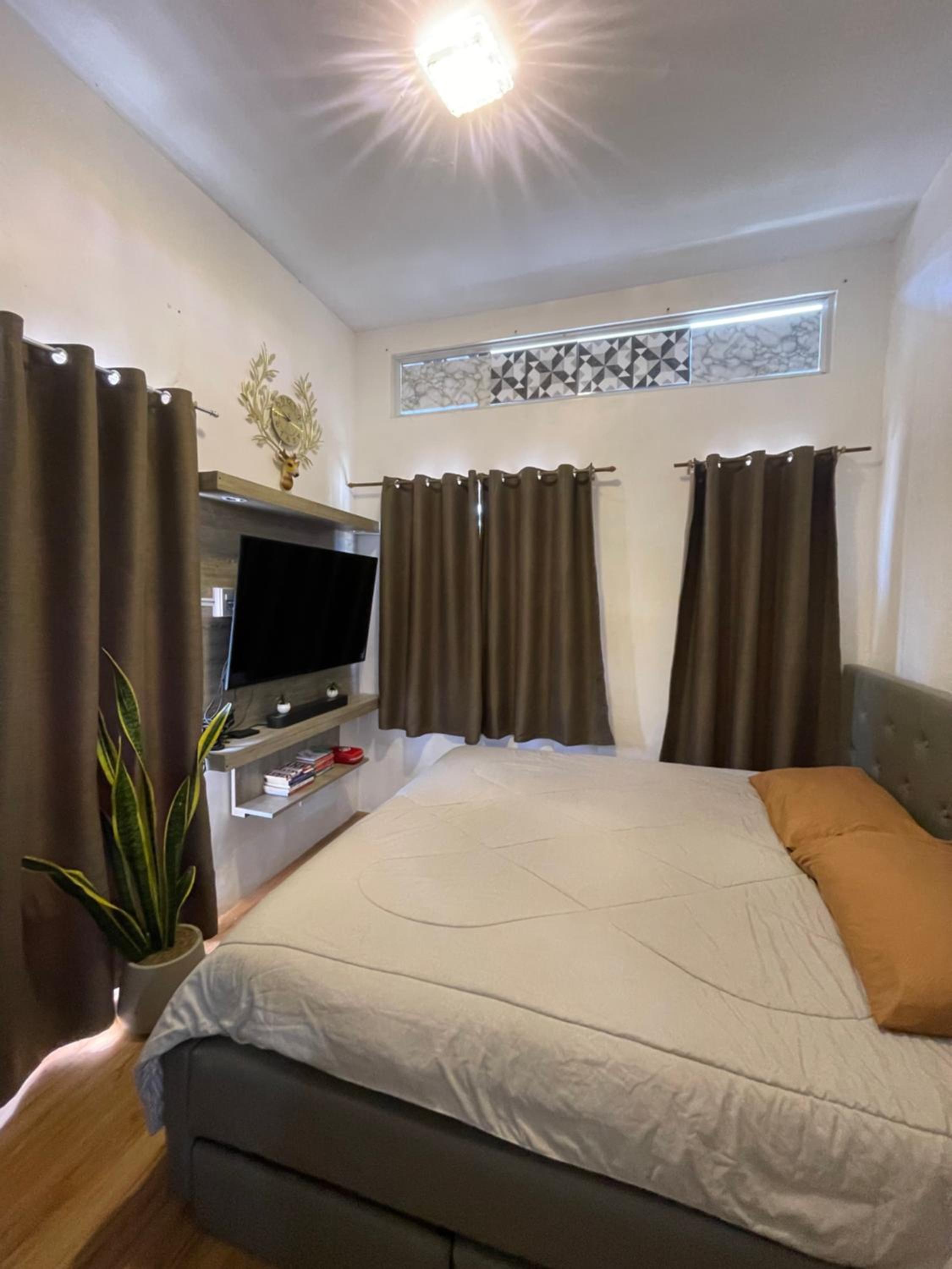 One-Bedroom House photo 1