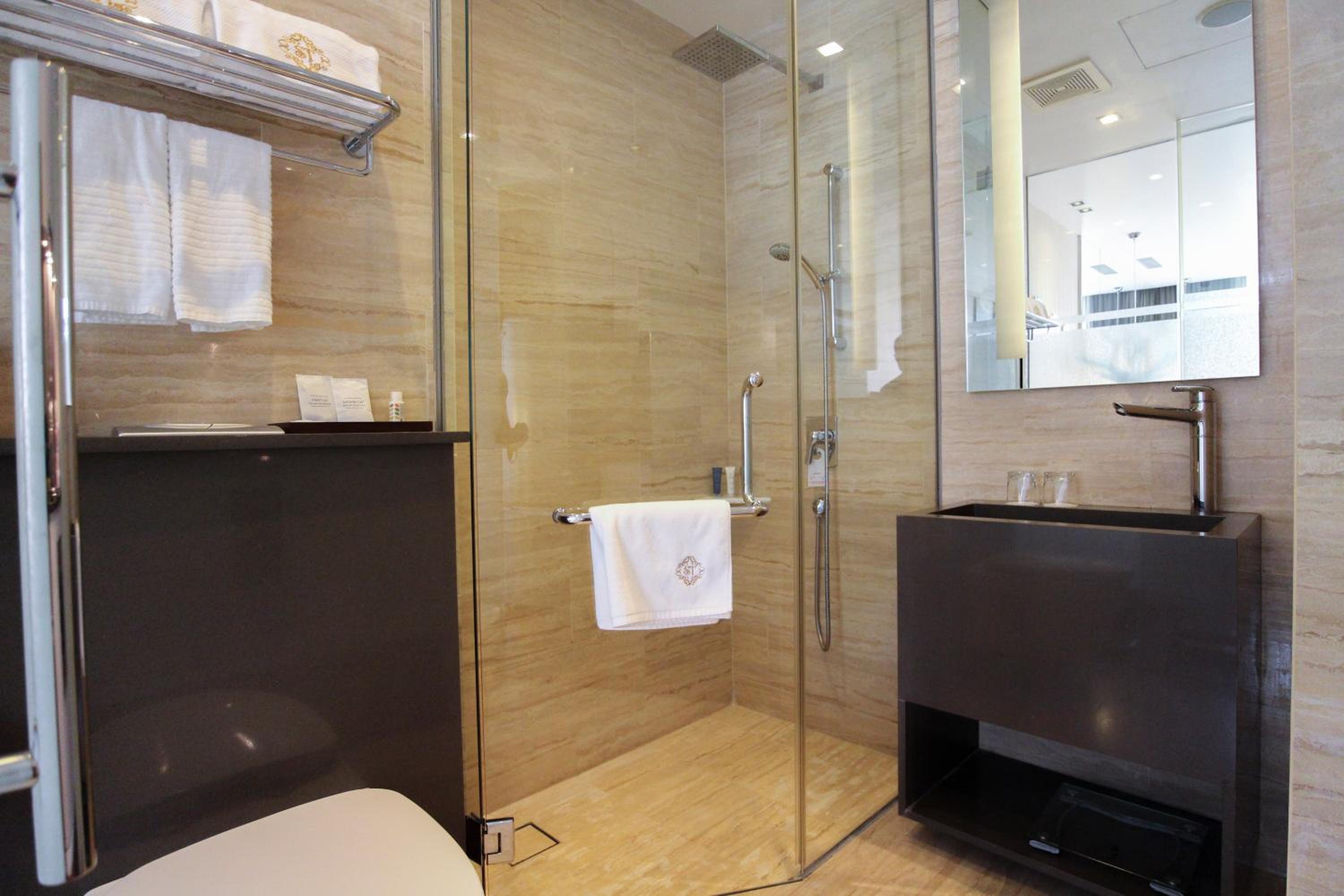 Executive Two-Bedroom Apartment photo 3