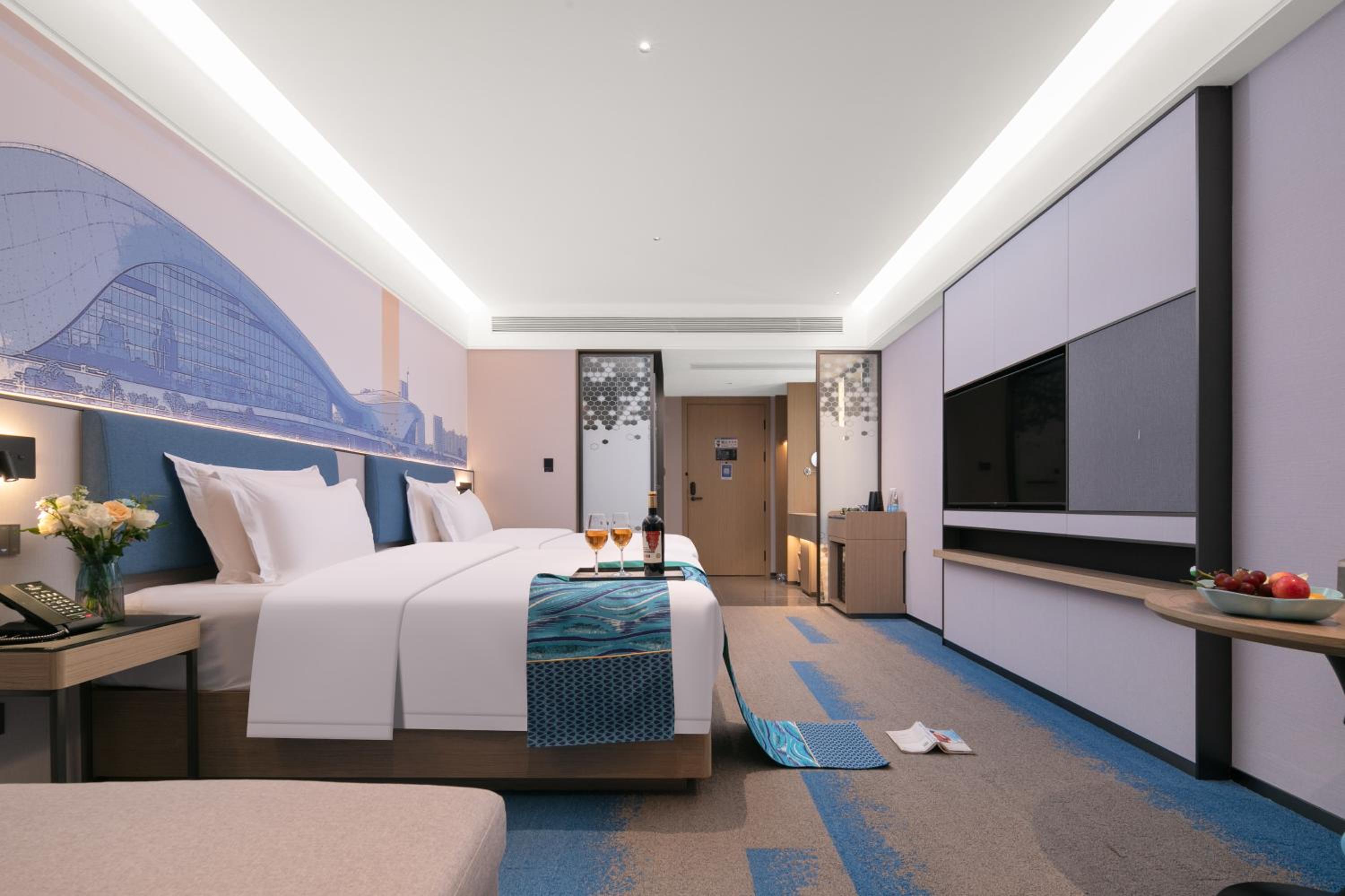 Quiet Twin Room with City View photo 2