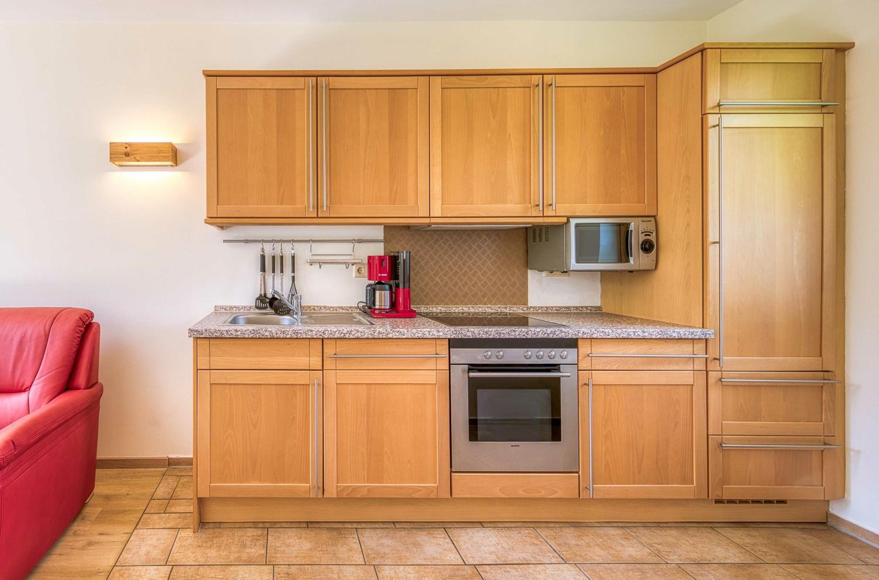 One-Bedroom Apartment with Terrace photo 2