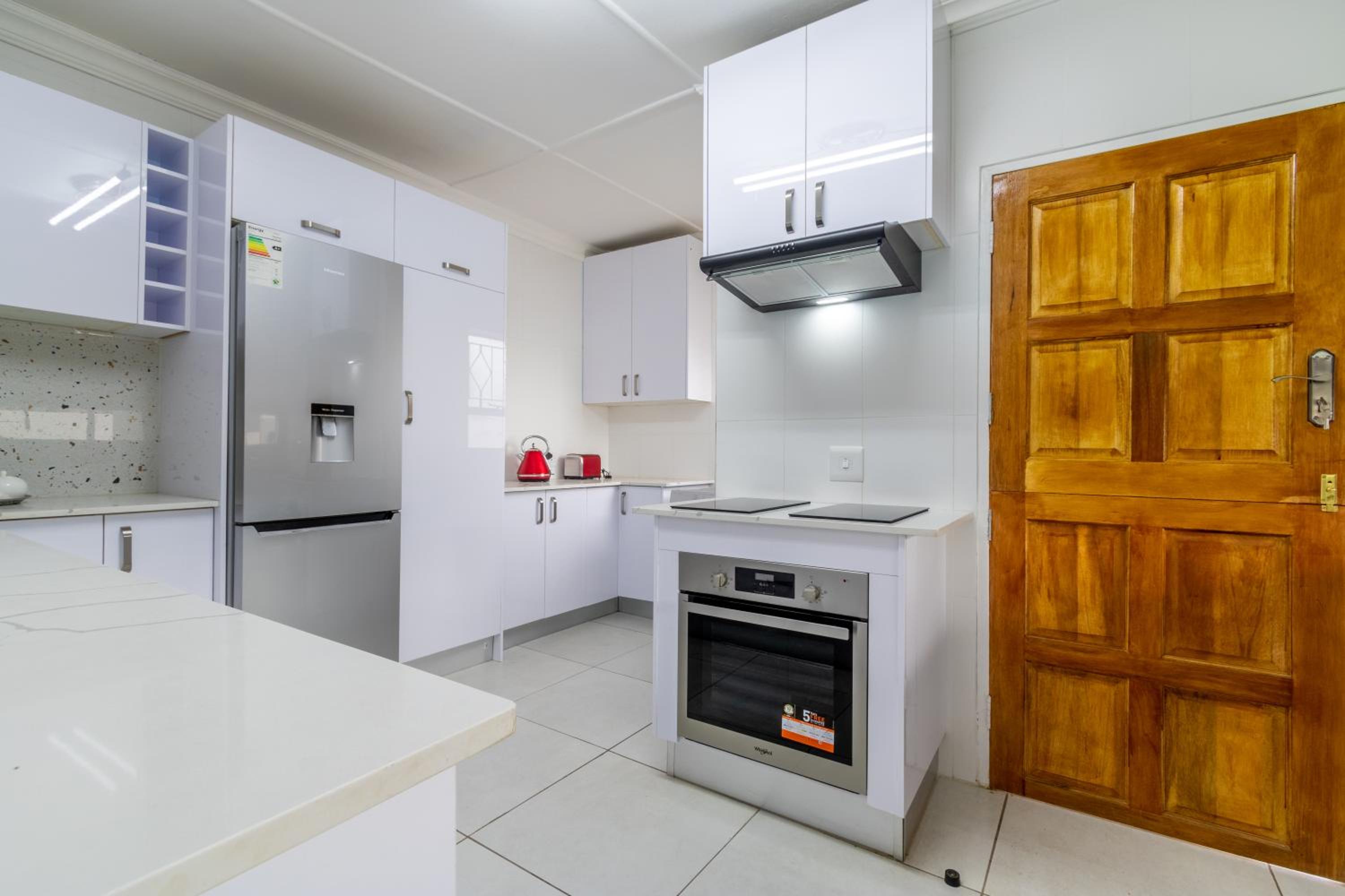 Three-Bedroom Villa photo 2