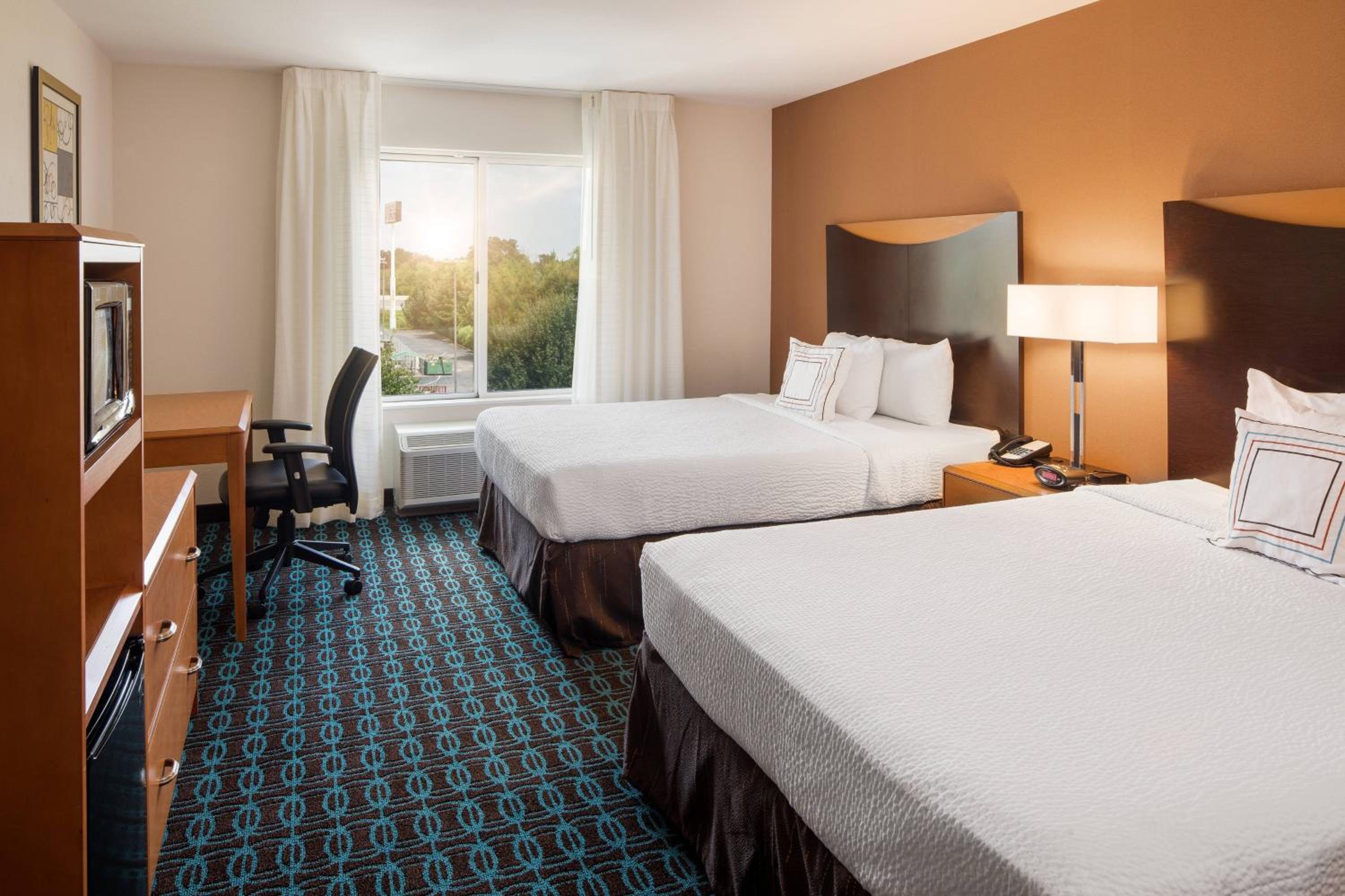 Queen Room with Two Queen Beds - Hearing Accessible - Photo 1
