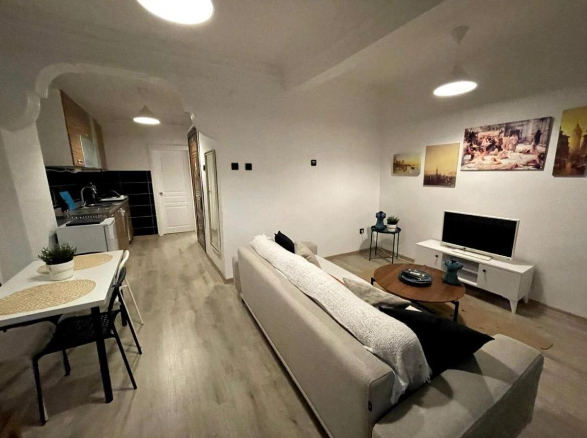 Two-Bedroom Apartment photo 3