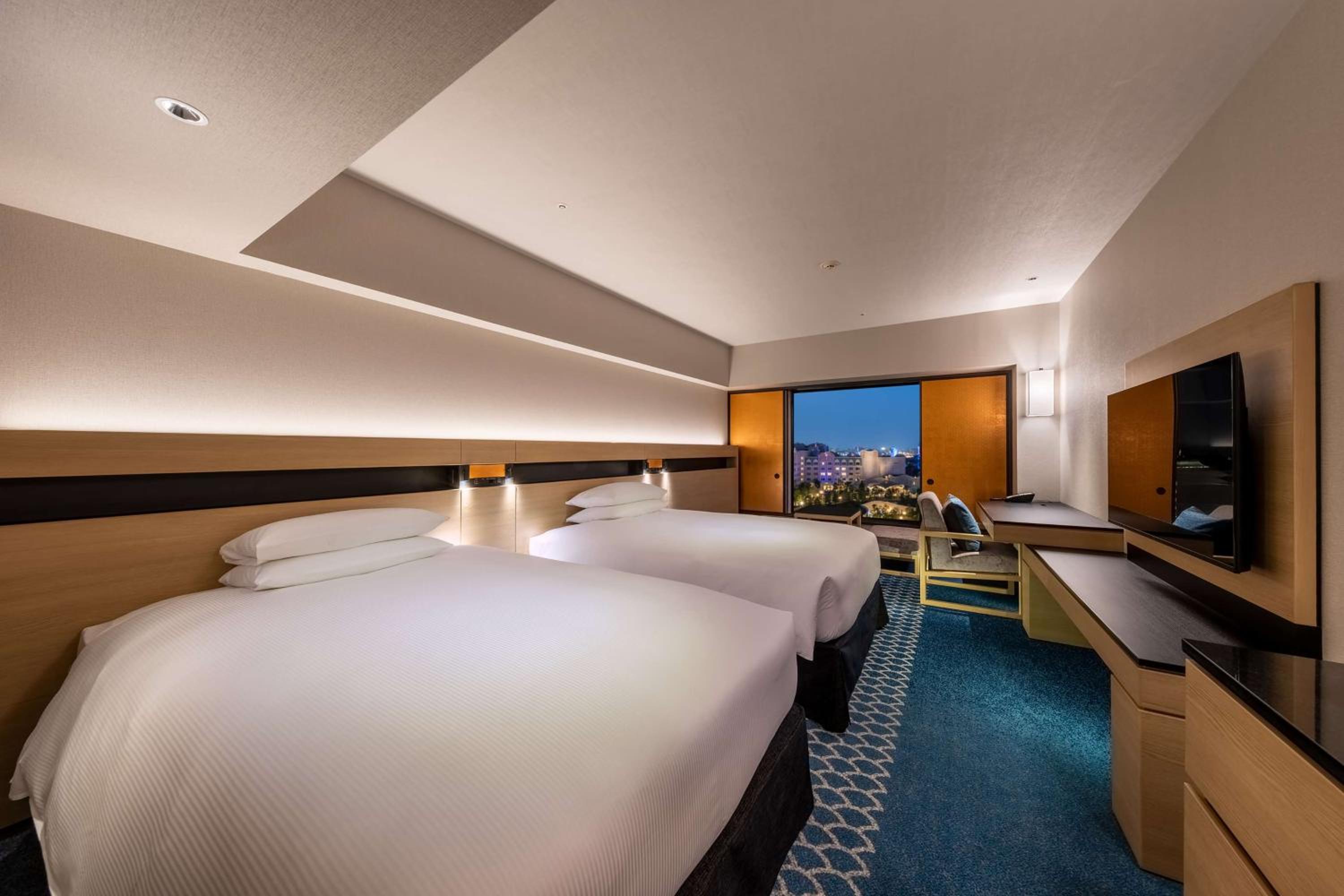 Deluxe Twin Room with Park View - Photo 10