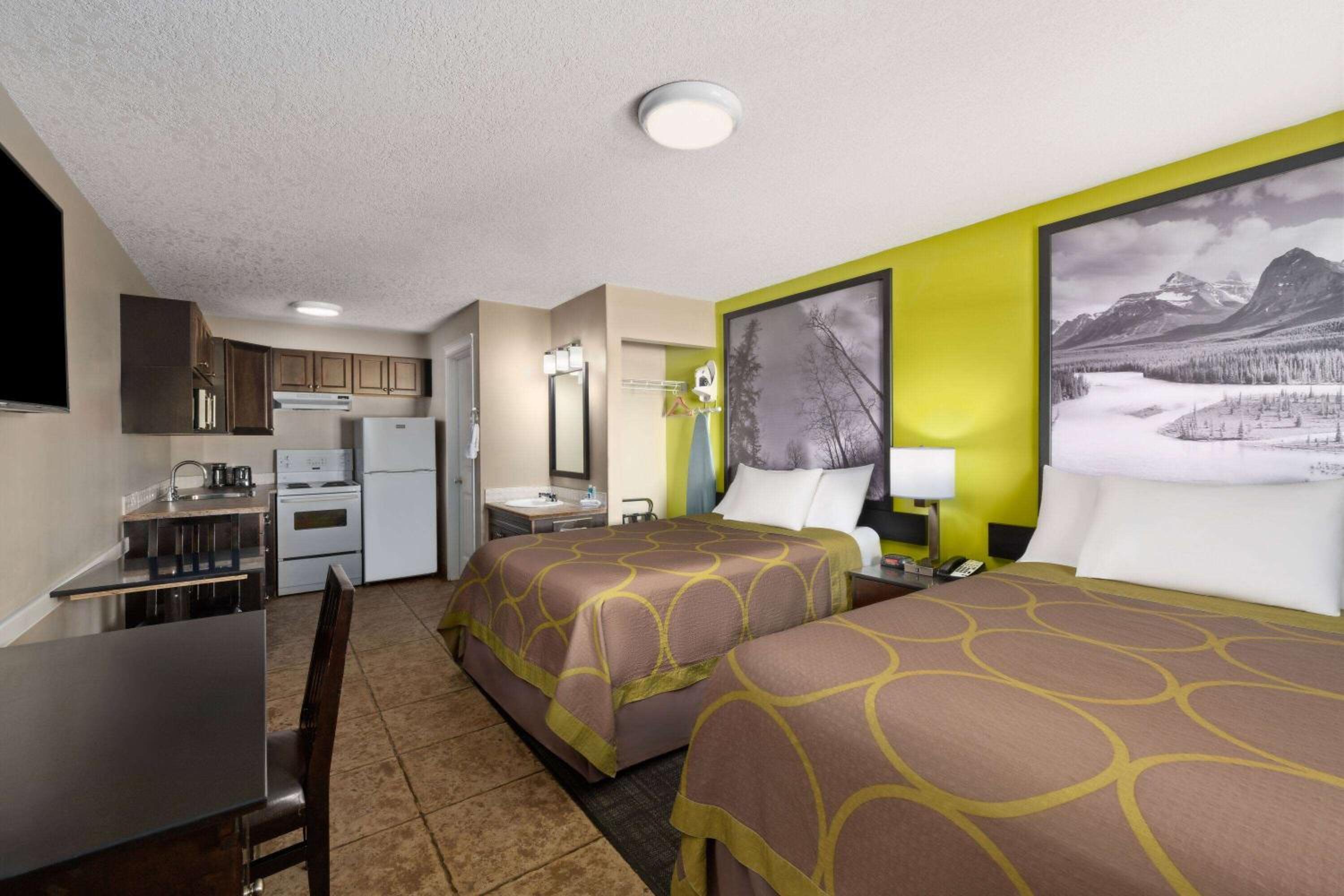 2 Double Beds, Efficiency Room, Non-Smoking