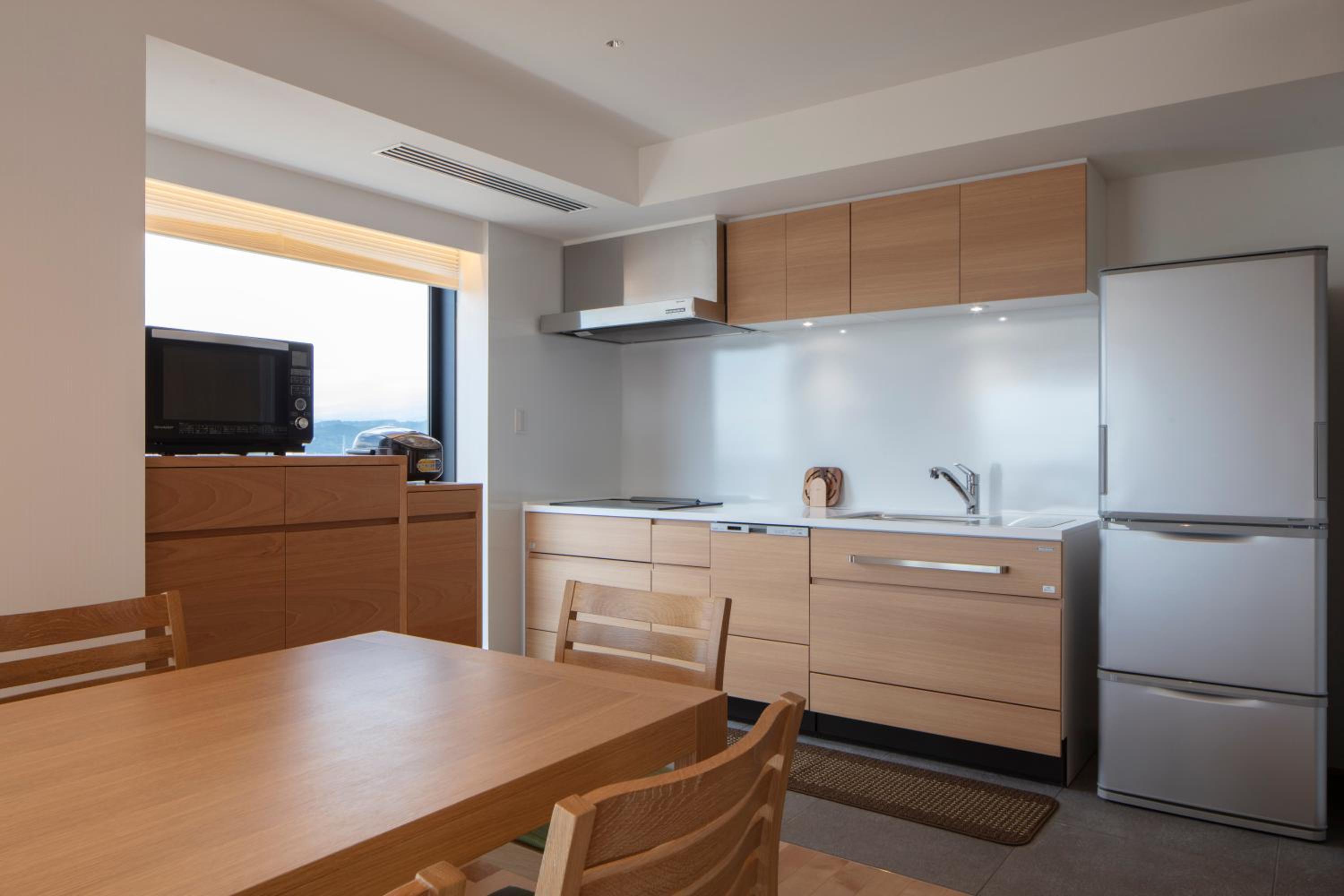 Standard Twin Room with Living Area and Kitchenette - Non-Smoking photo 3