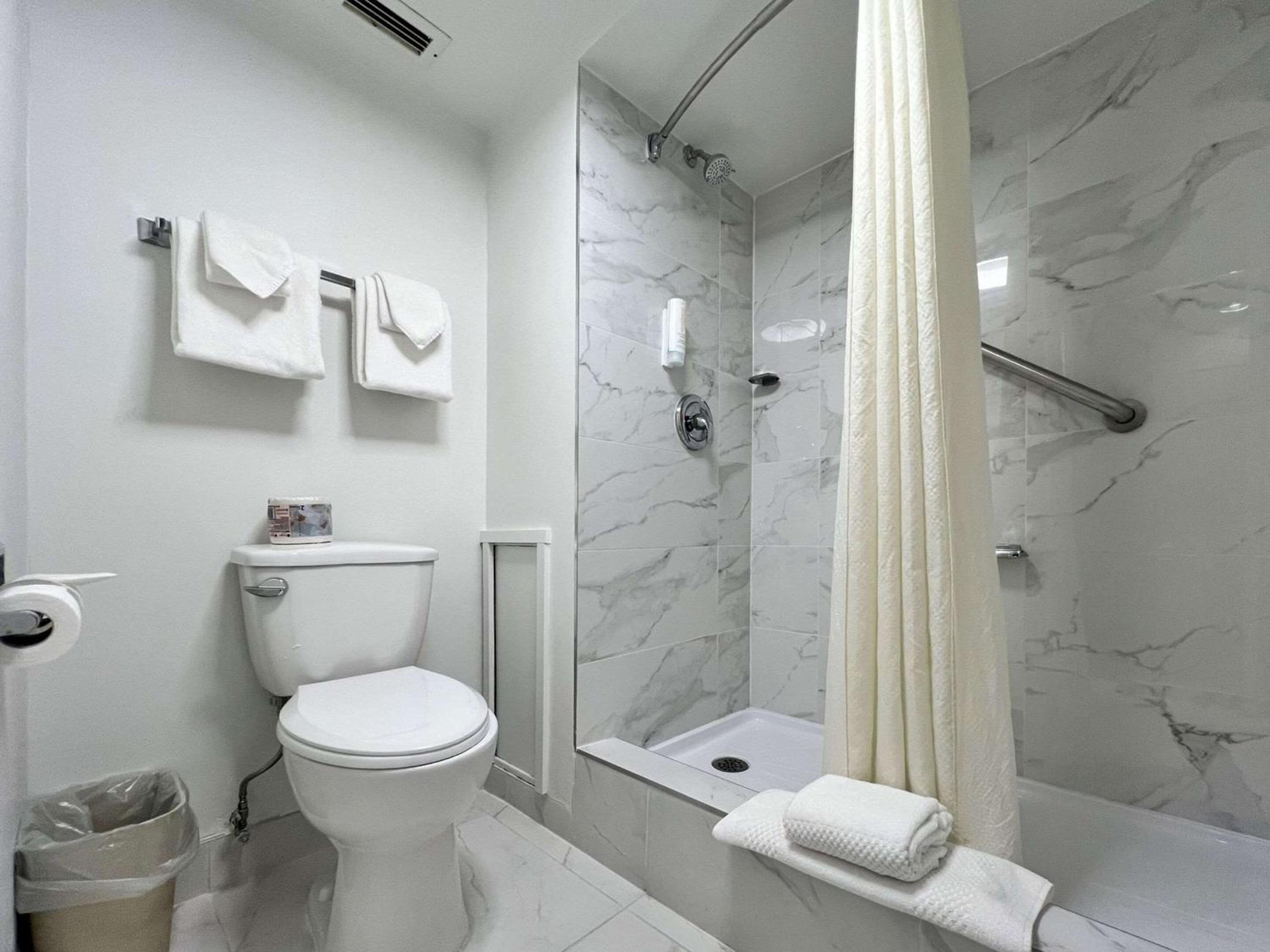 Double Room with Two Double Beds - Photo 11