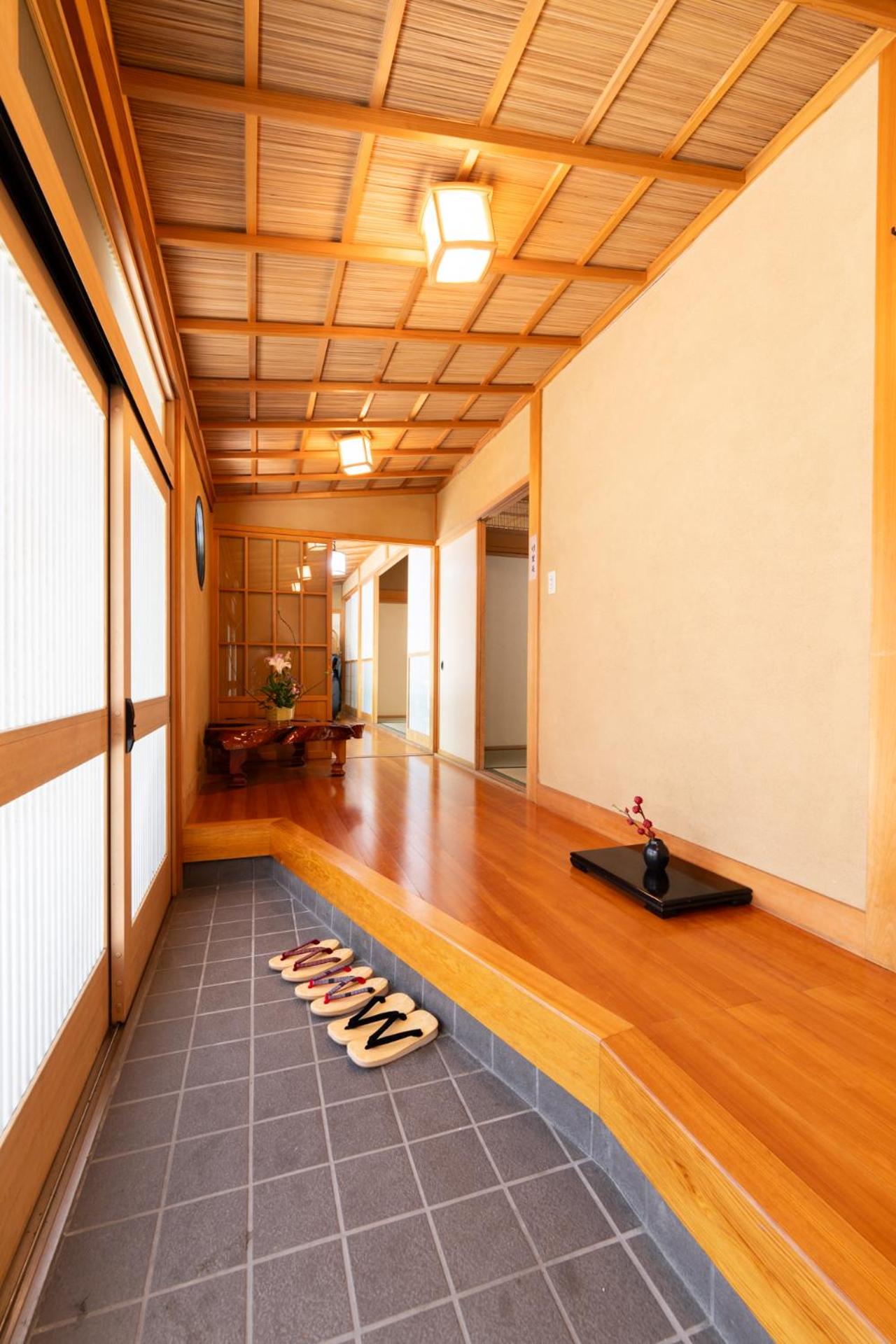 Deluxe Japanese-Style Villa