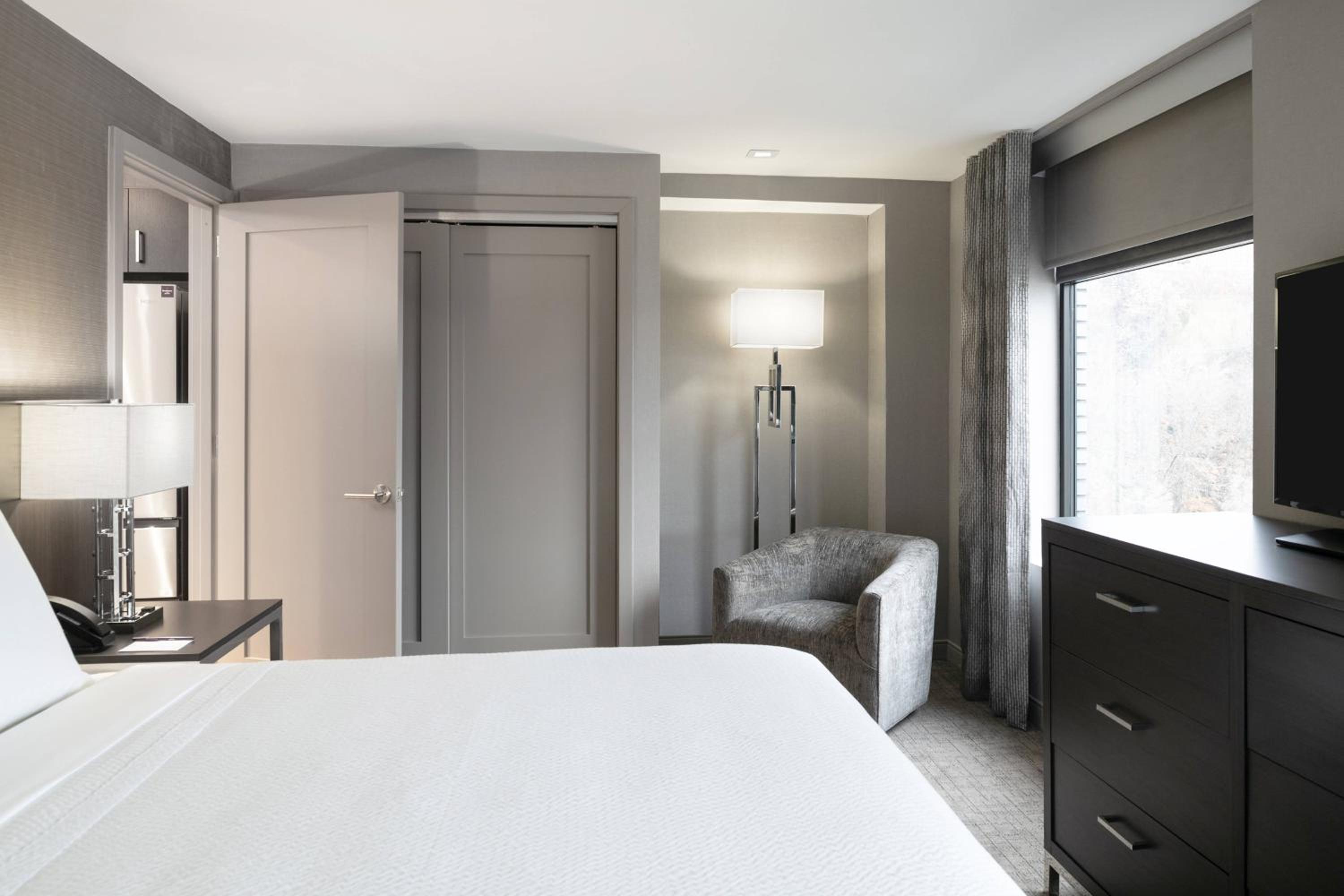 Residence Inn by Marriott Weehawken, Photo 12