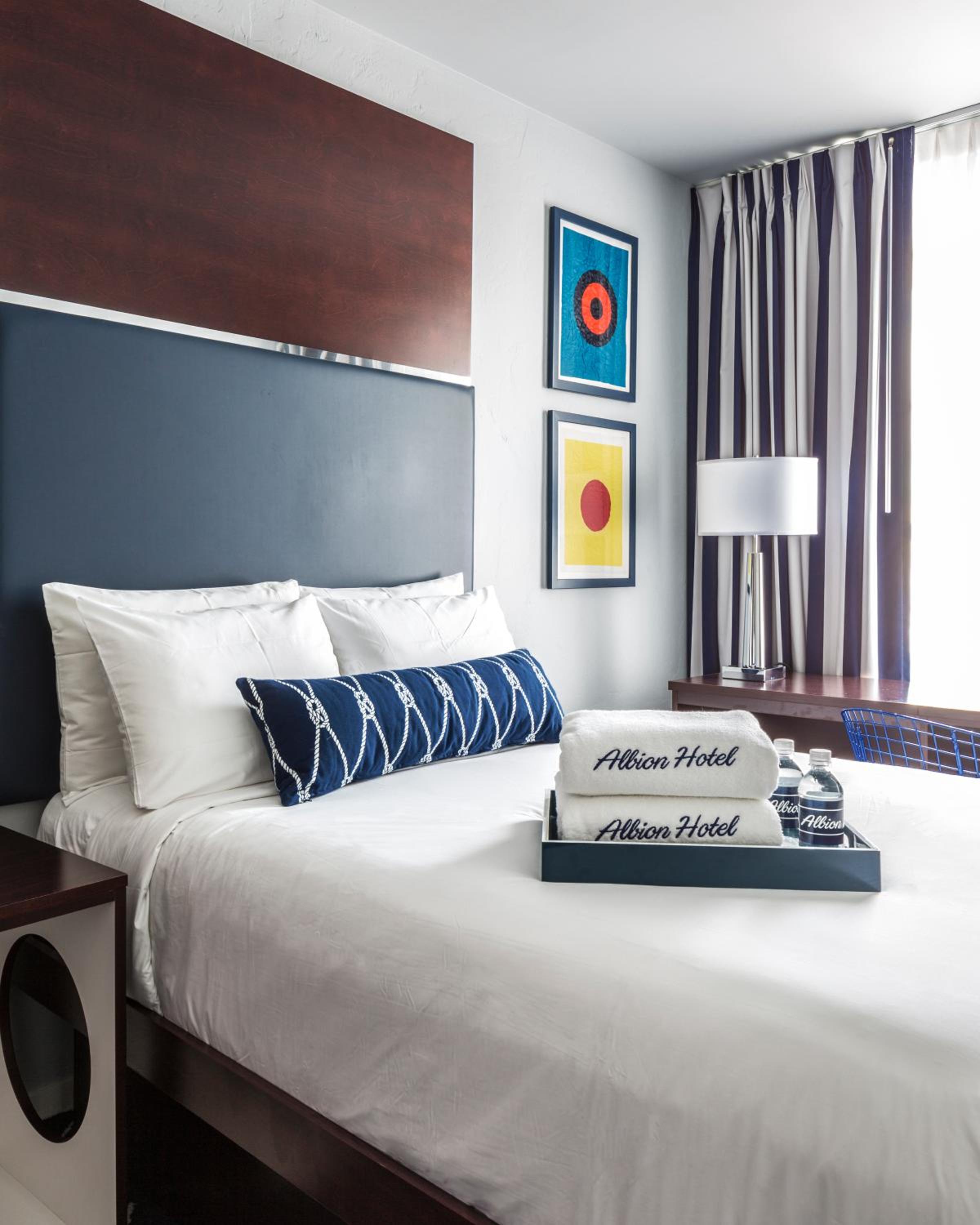 Petite Double Room - Photo 1