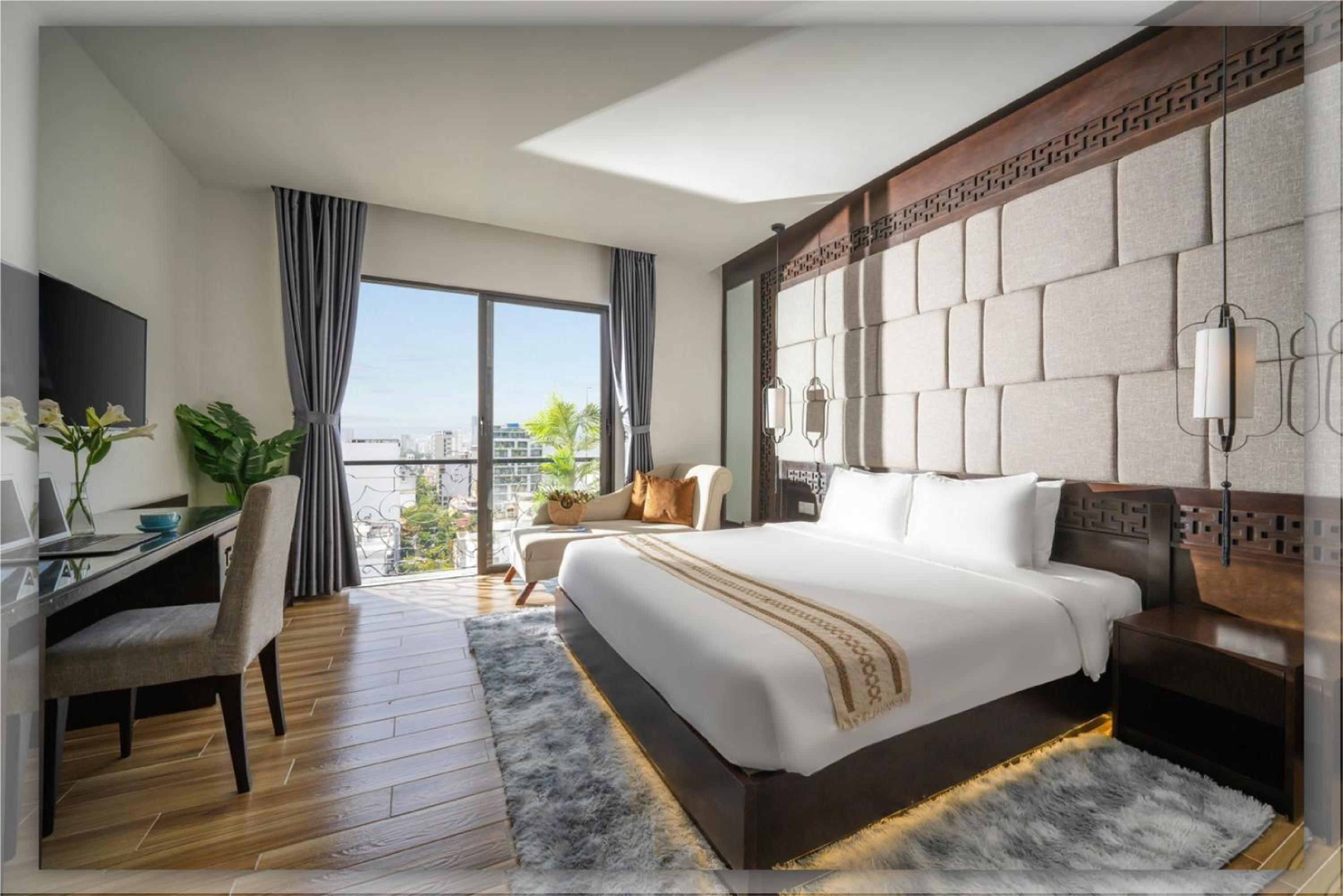 King Suite With Balcony