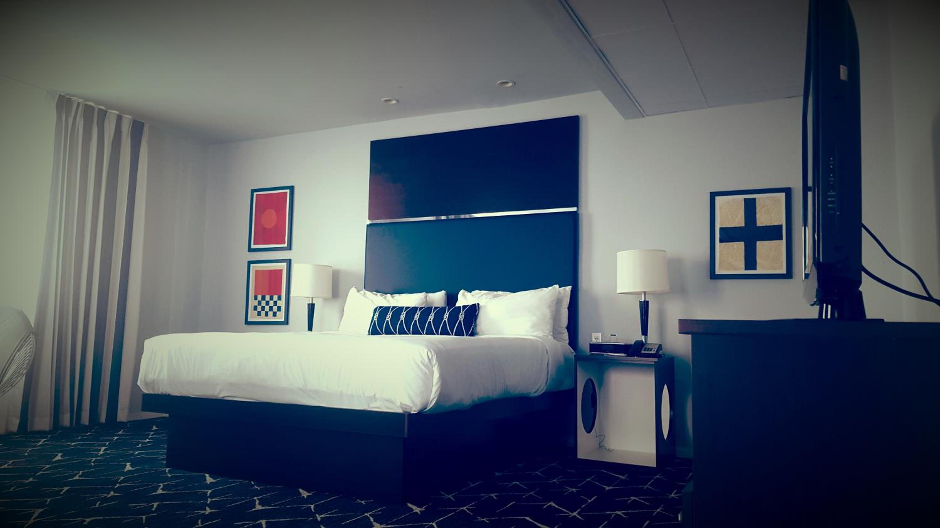 Deluxe King Room - Photo 1