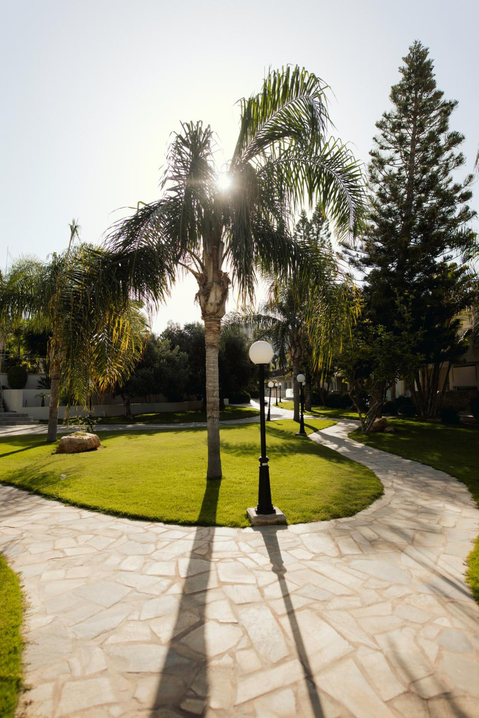 Apartment with Garden View (Located 230 ft away from the main hotel building, in an annex complex)