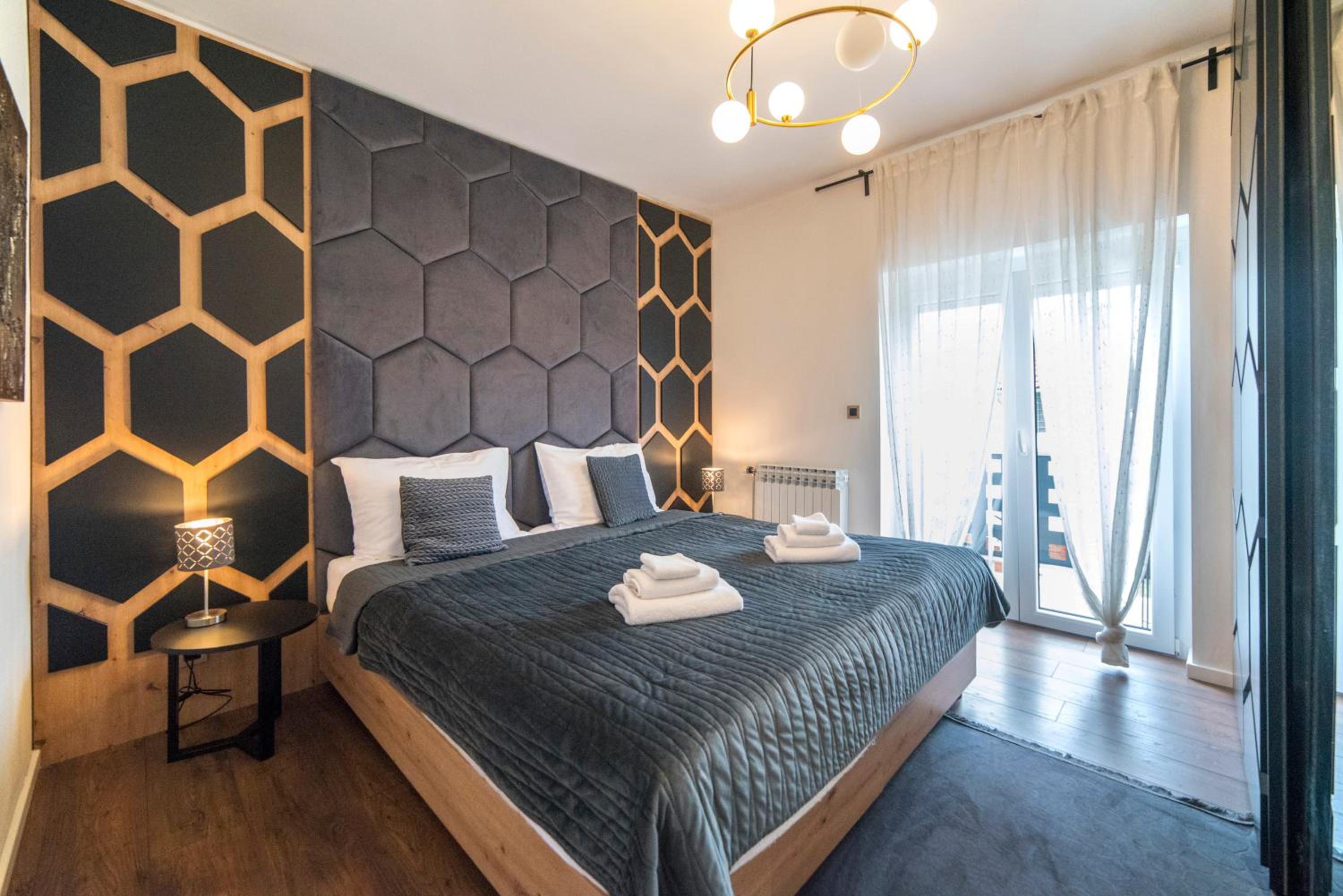 Two-Bedroom Deluxe Apartment with Balcony