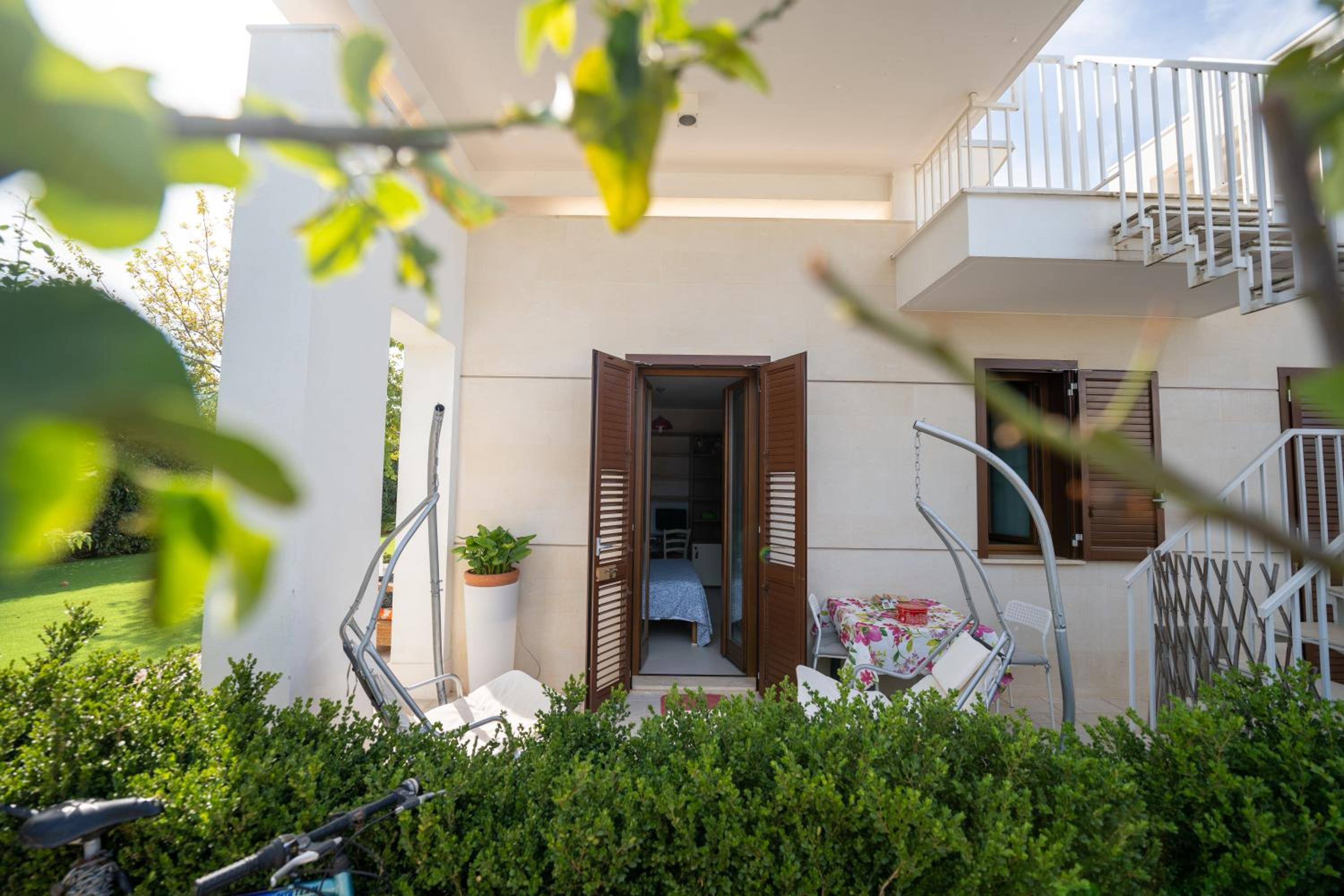 Villa with Garden View - Photo 13