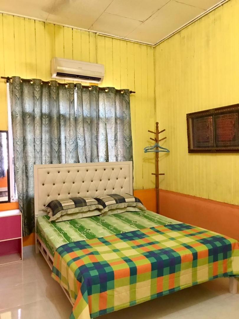 Three-Bedroom House photo 2