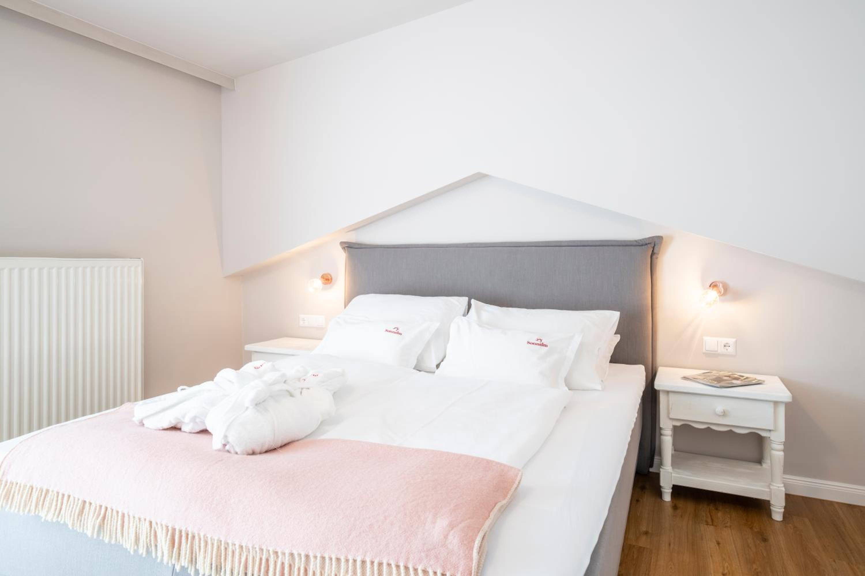 Large Double Room photo 3