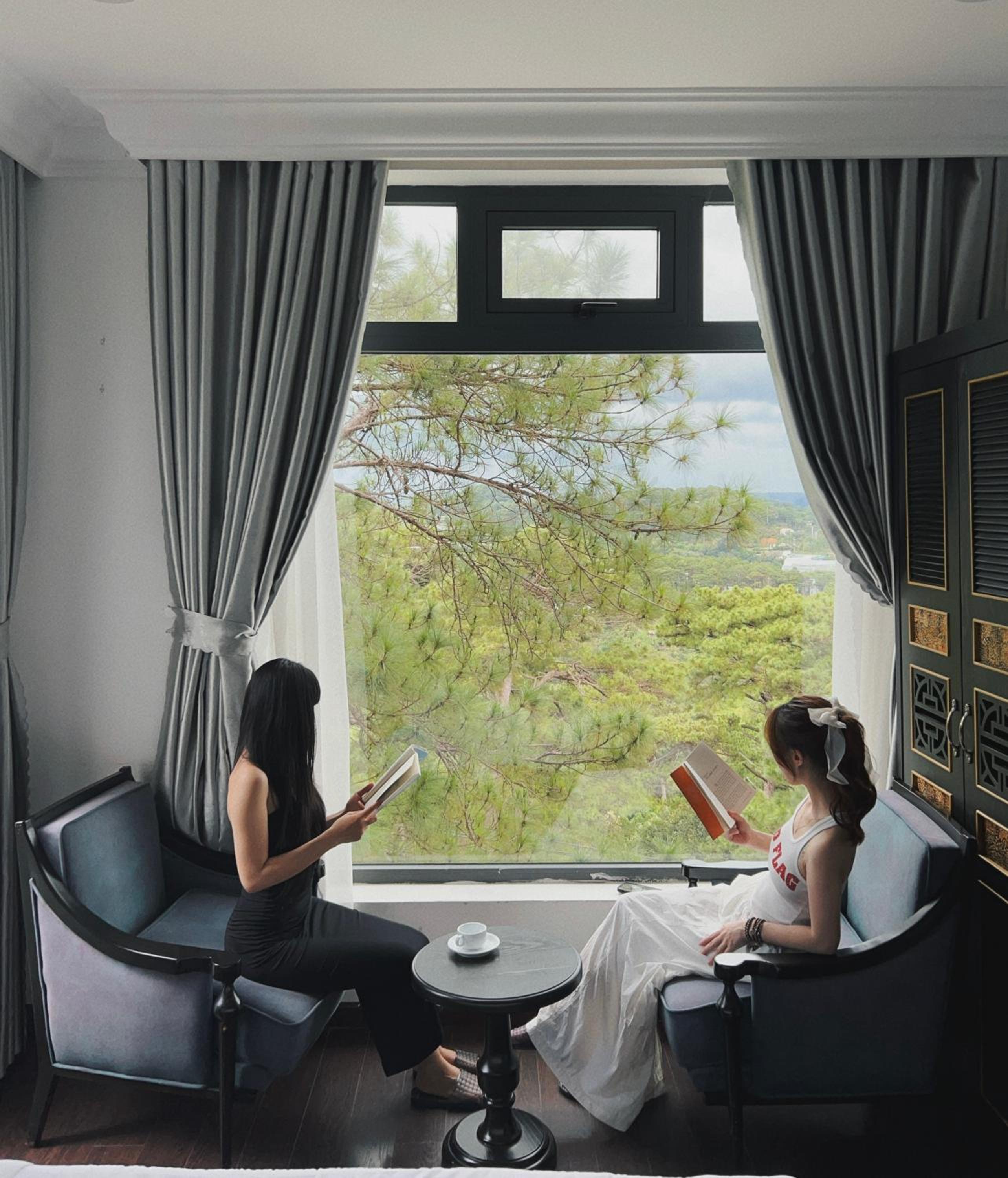 Deluxe Double Room with Balcony - Photo 17