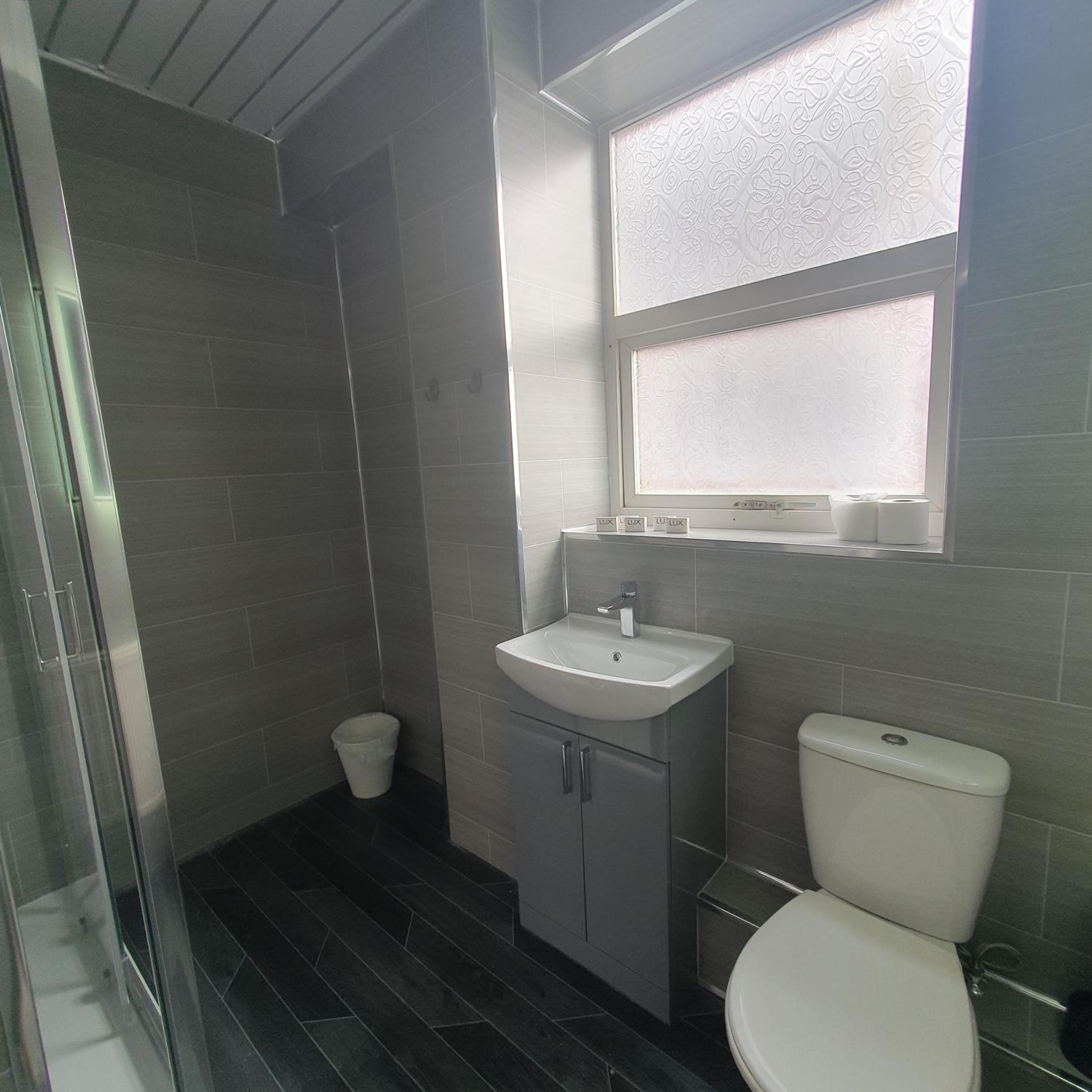 Family Room with Shower photo 2