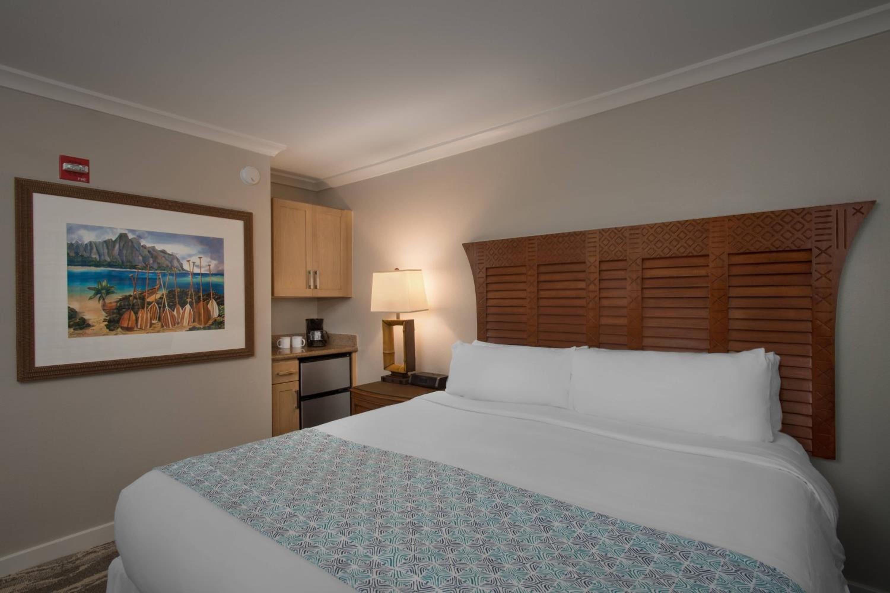 Queen Room with Garden View - Photo 2