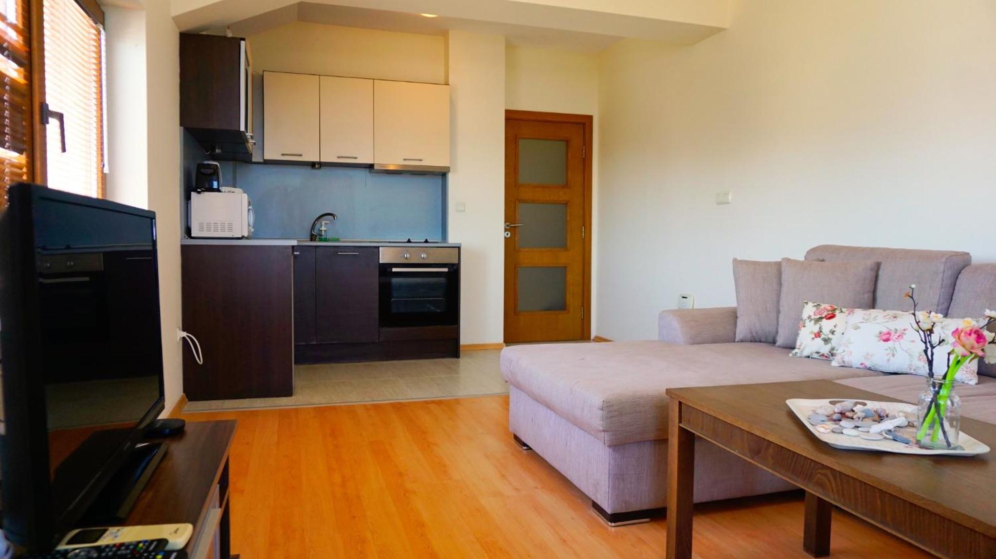 One-Bedroom Apartment photo 2