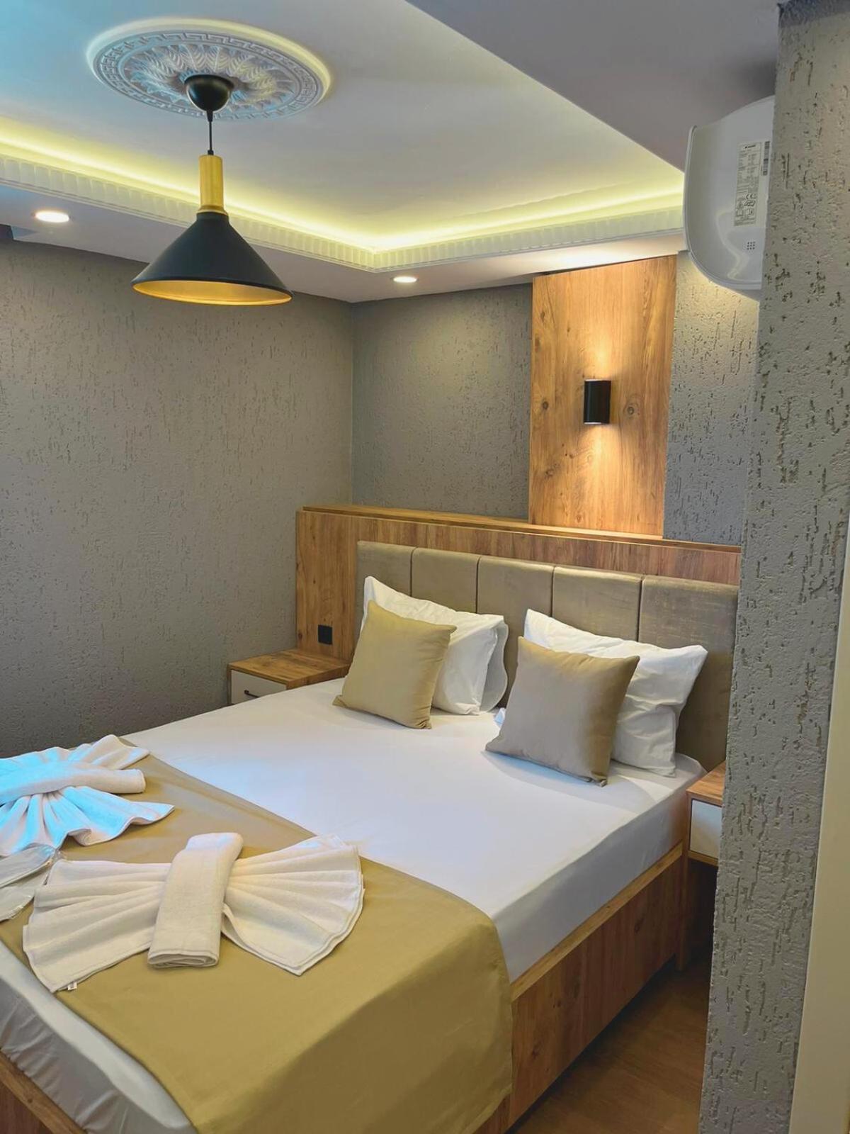 Large Double Room photo 1
