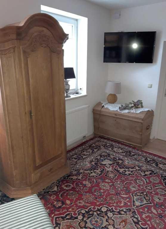 One-Bedroom Apartment with Shower photo 3