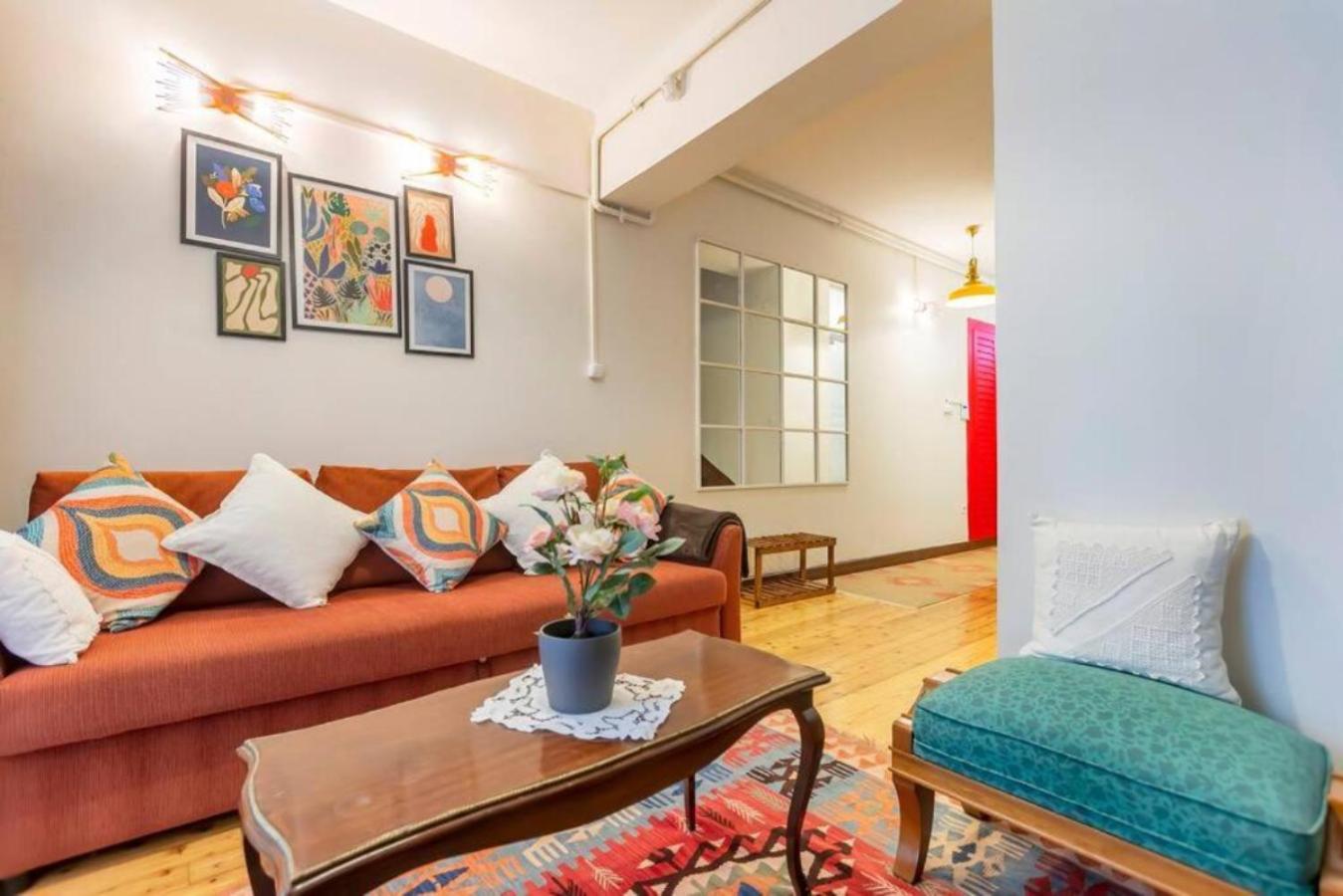 Apartment photo 1