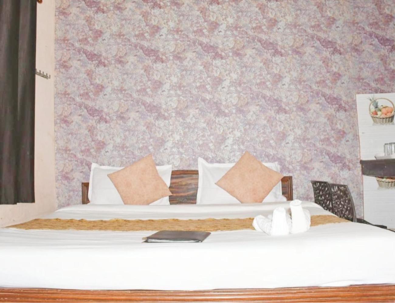 Budget Double Room photo 3