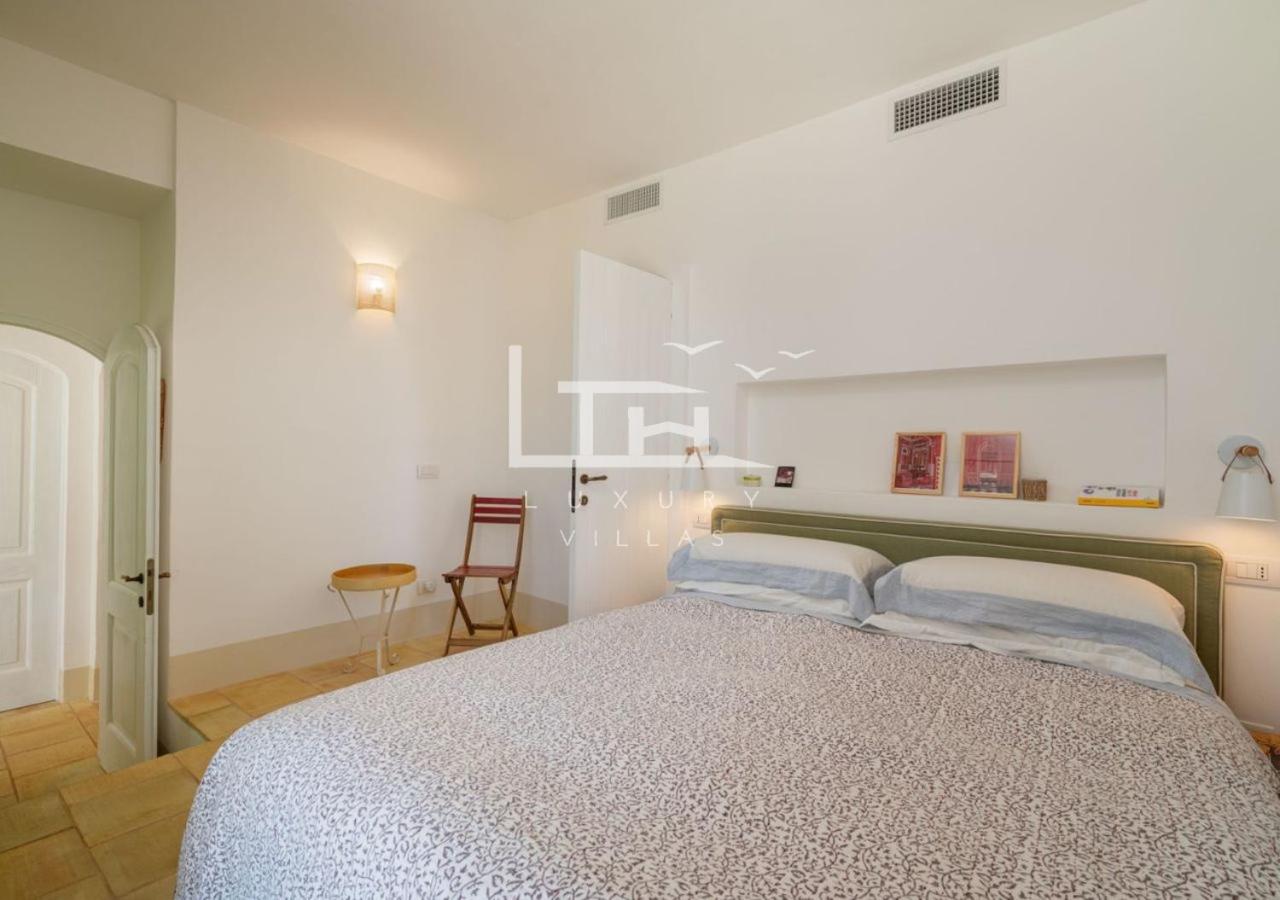 Villa photo 1