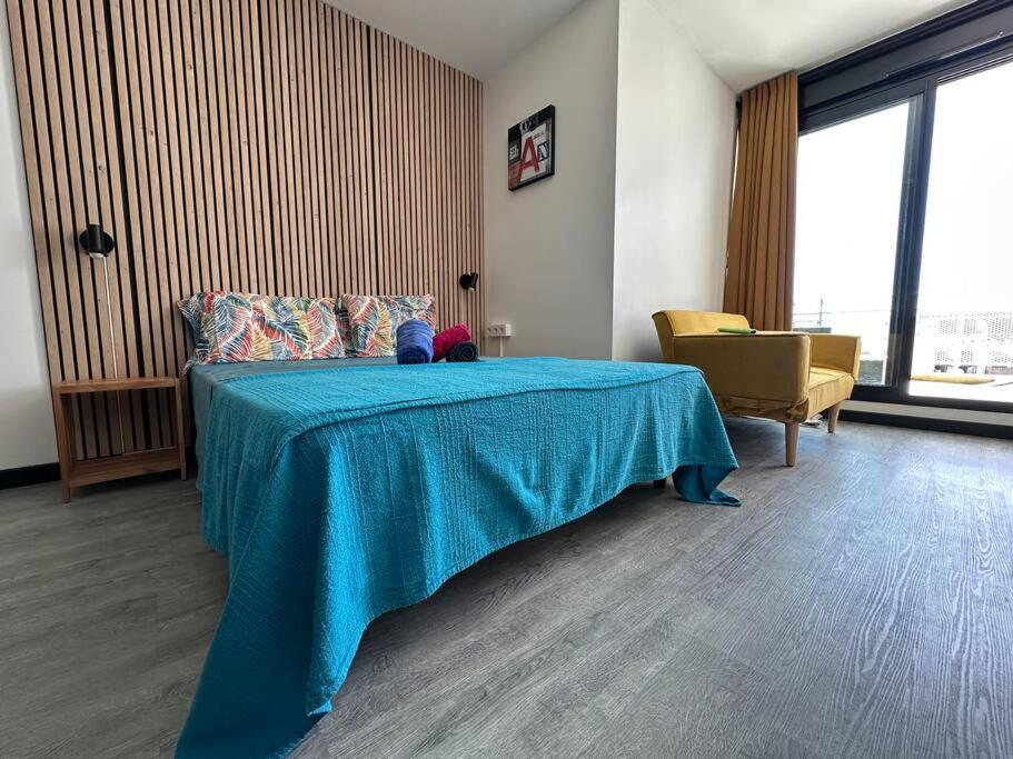 One-Bedroom Apartment photo 2