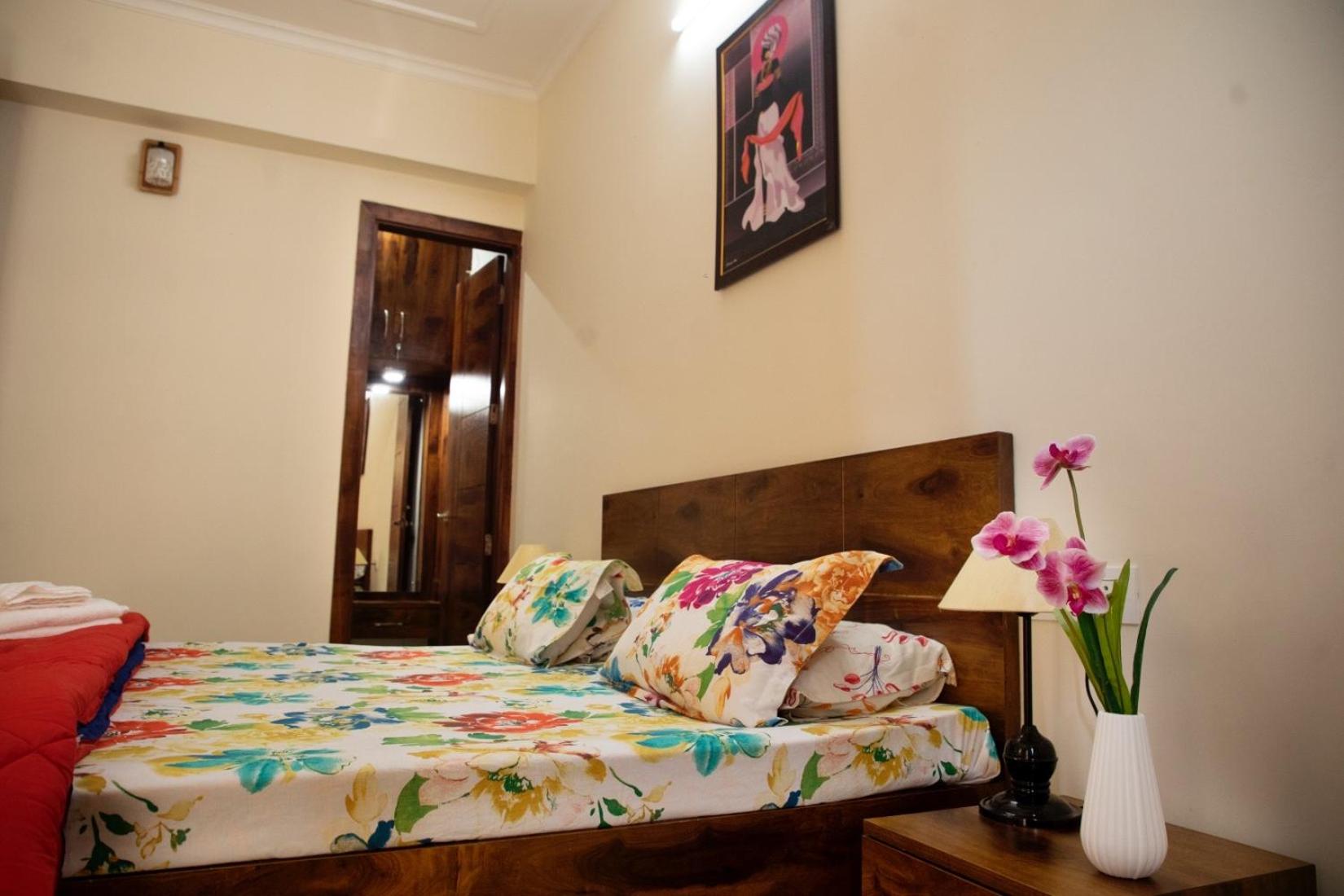 One-Bedroom Premium Apartment - Photo 32