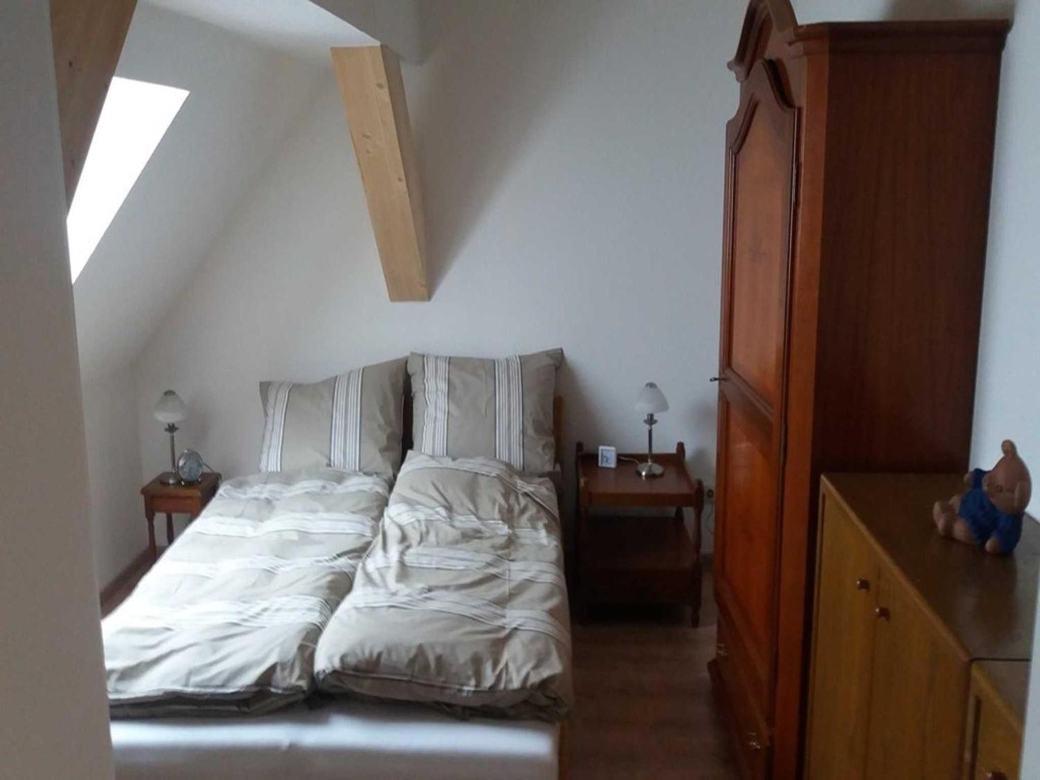 One-Bedroom Apartment with Shower photo 3
