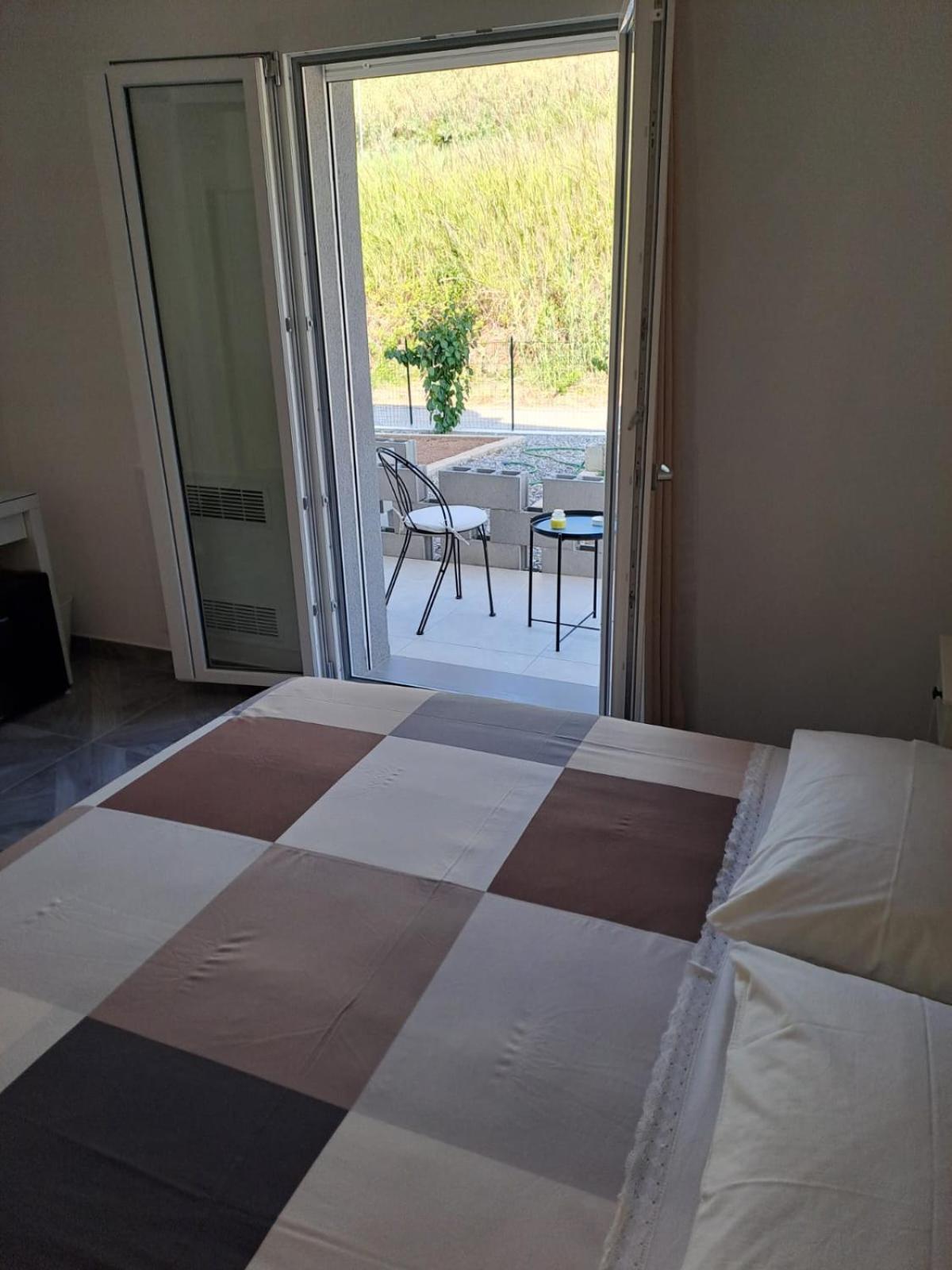 Large Double Room photo 3