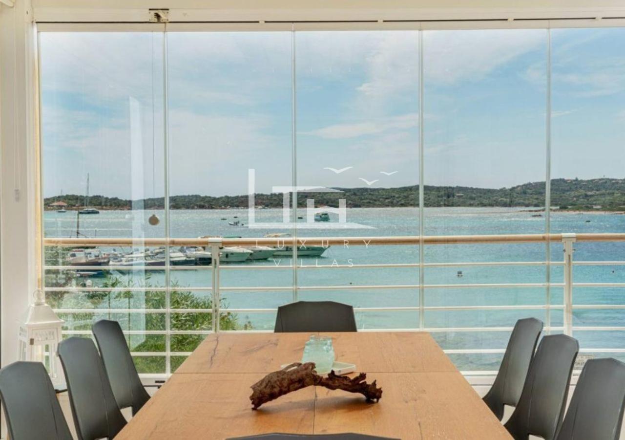 Villa photo 2