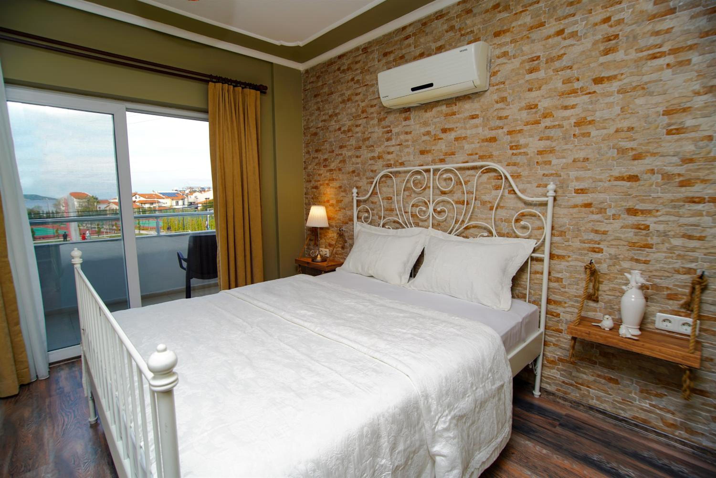 Double Room with Balcony and Sea View photo 1