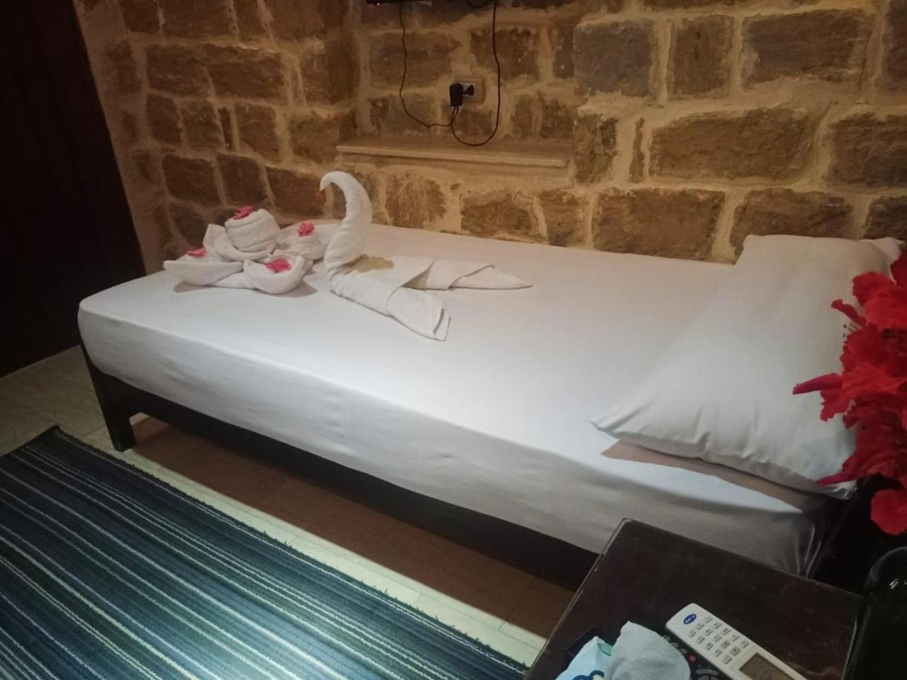 Budget Double Room - Photo 4