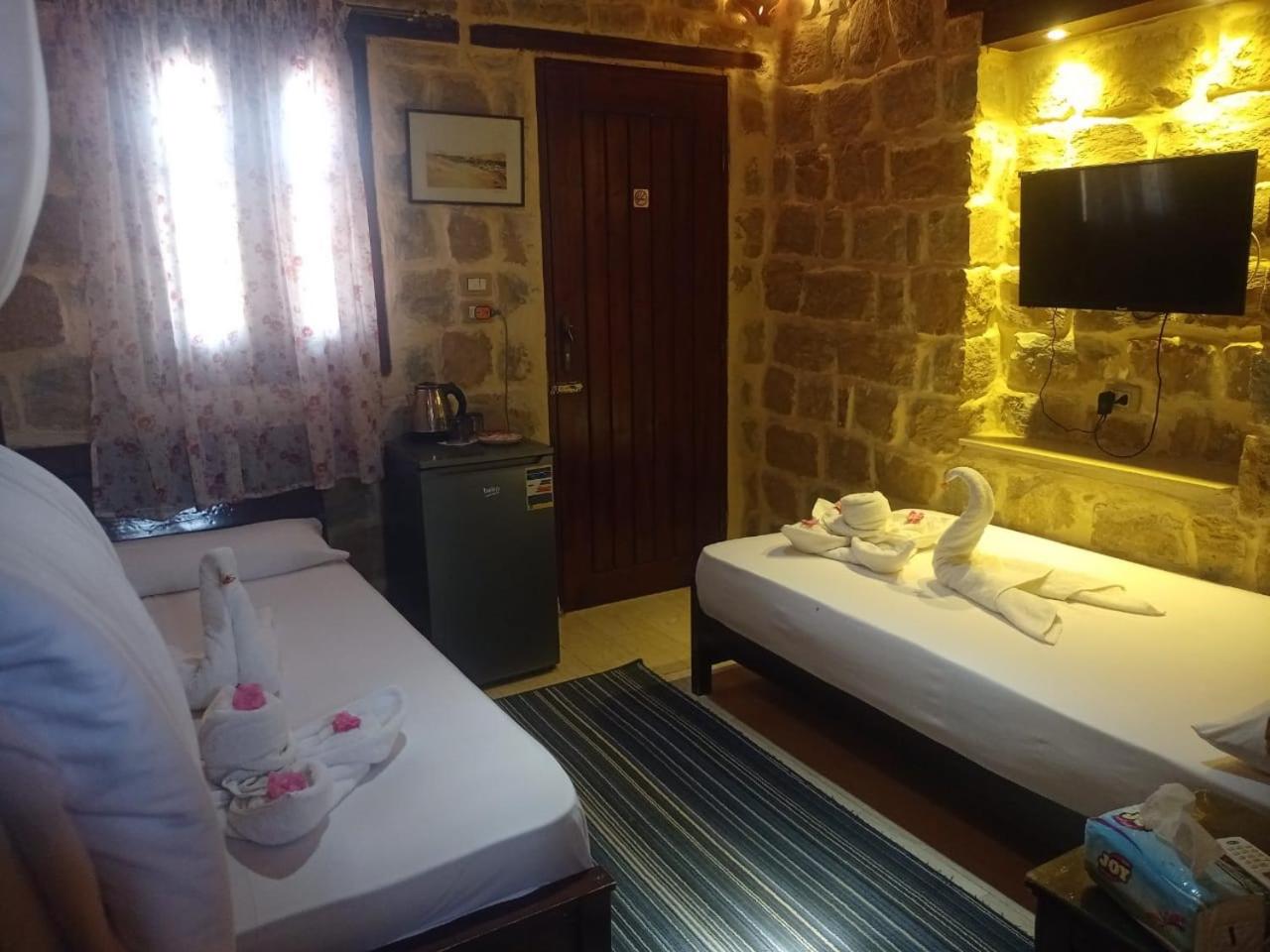 Budget Double Room - Photo 3