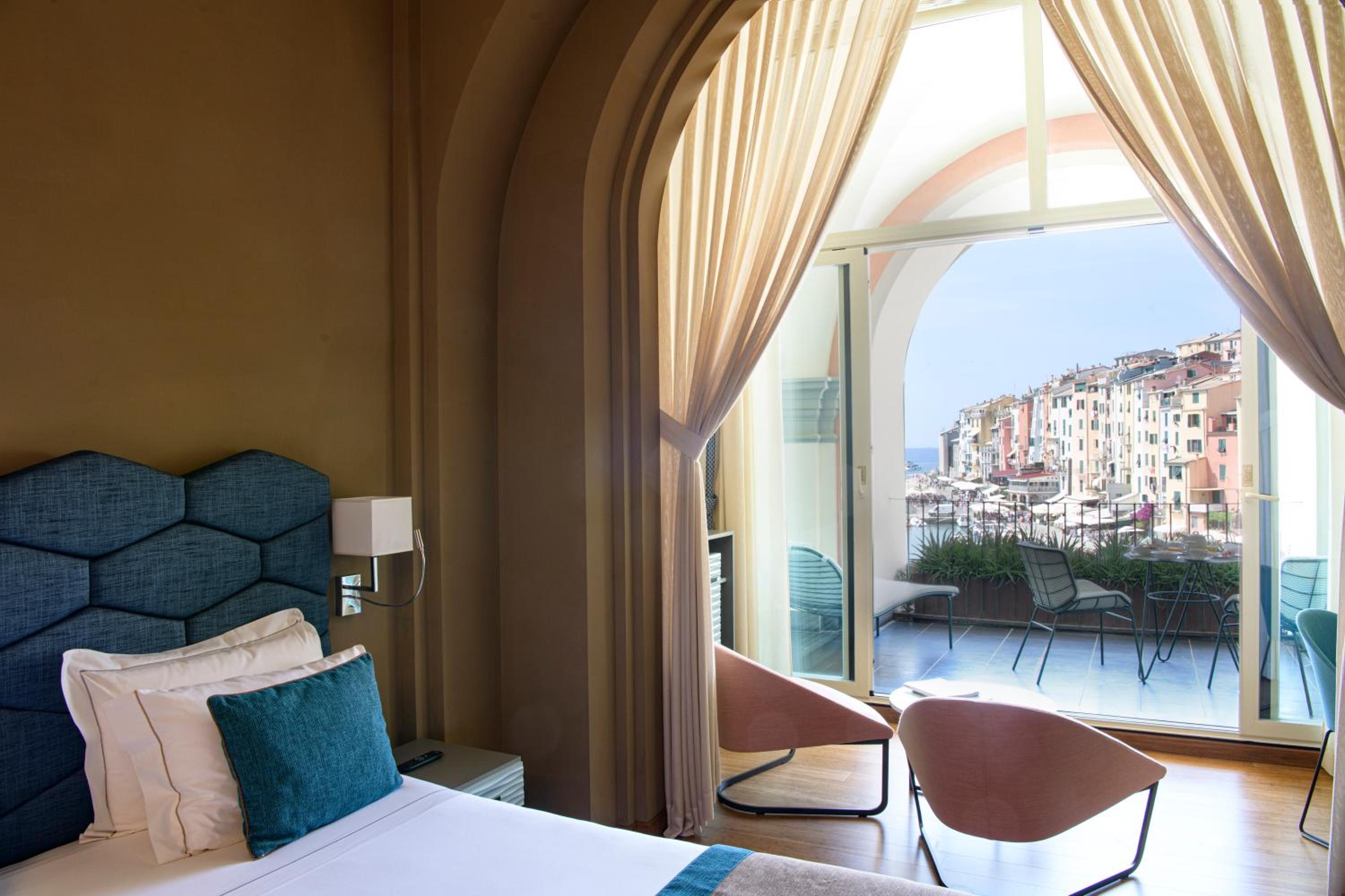 Junior Suite with Terrace and Sea View