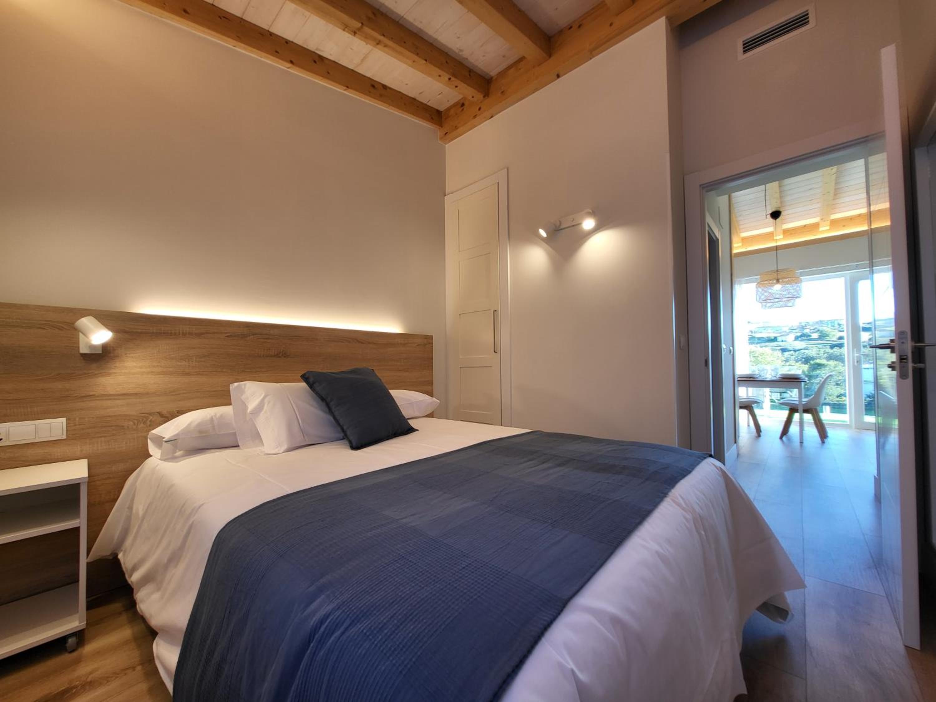 Apartamento de Dos Habitaciones con Terraza
