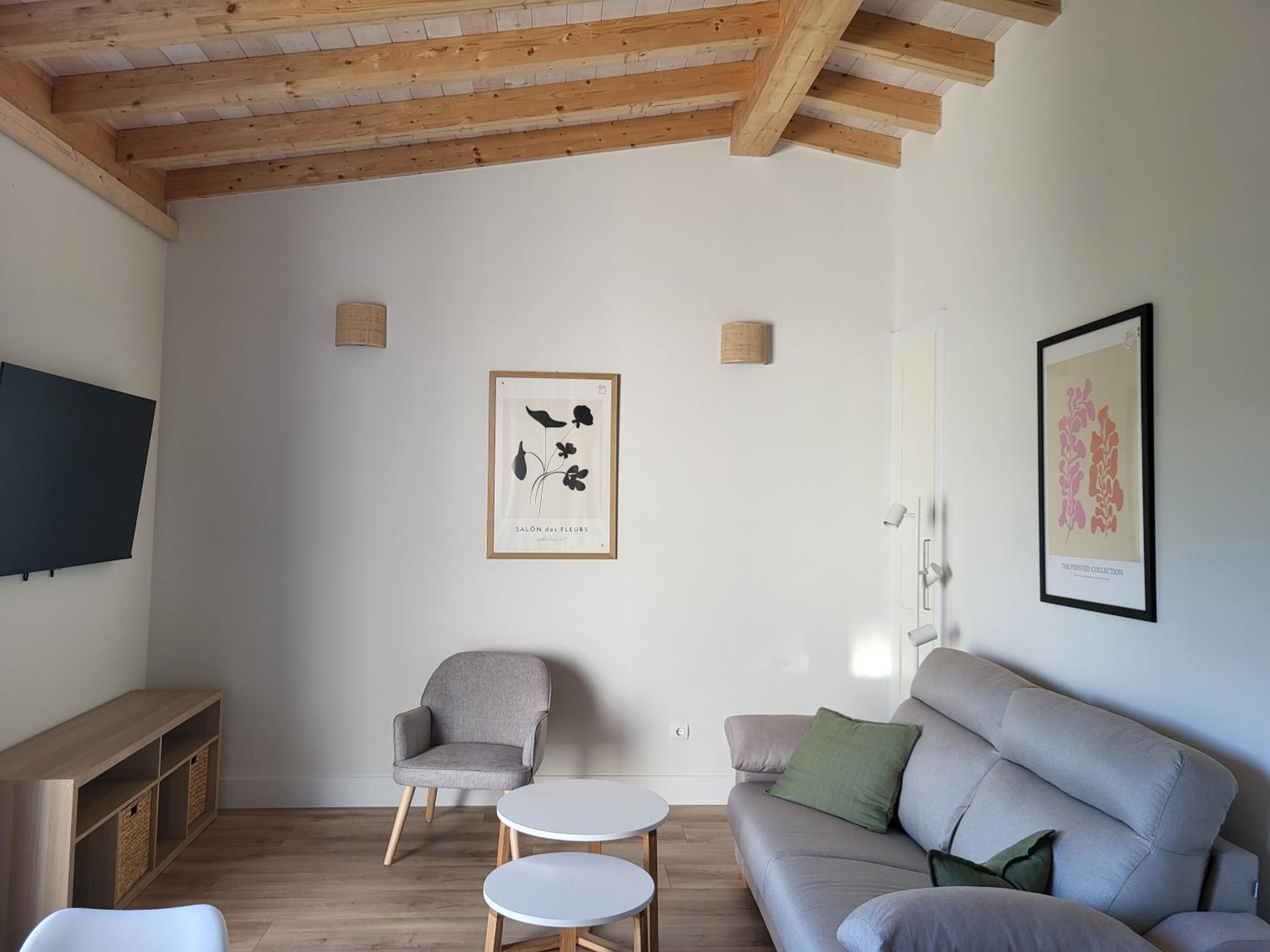 Two-Bedroom Apartment With Terrace photo 2