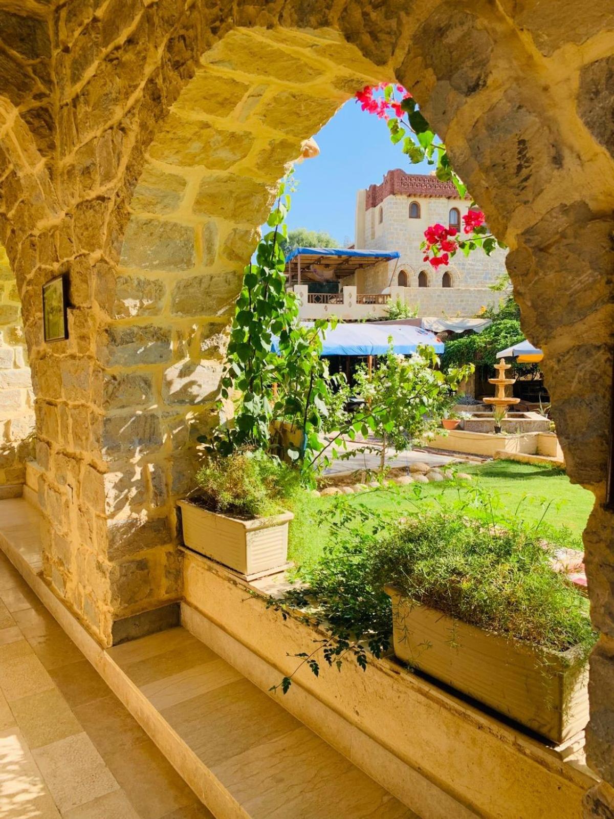 Double Room with Garden View - Photo 19