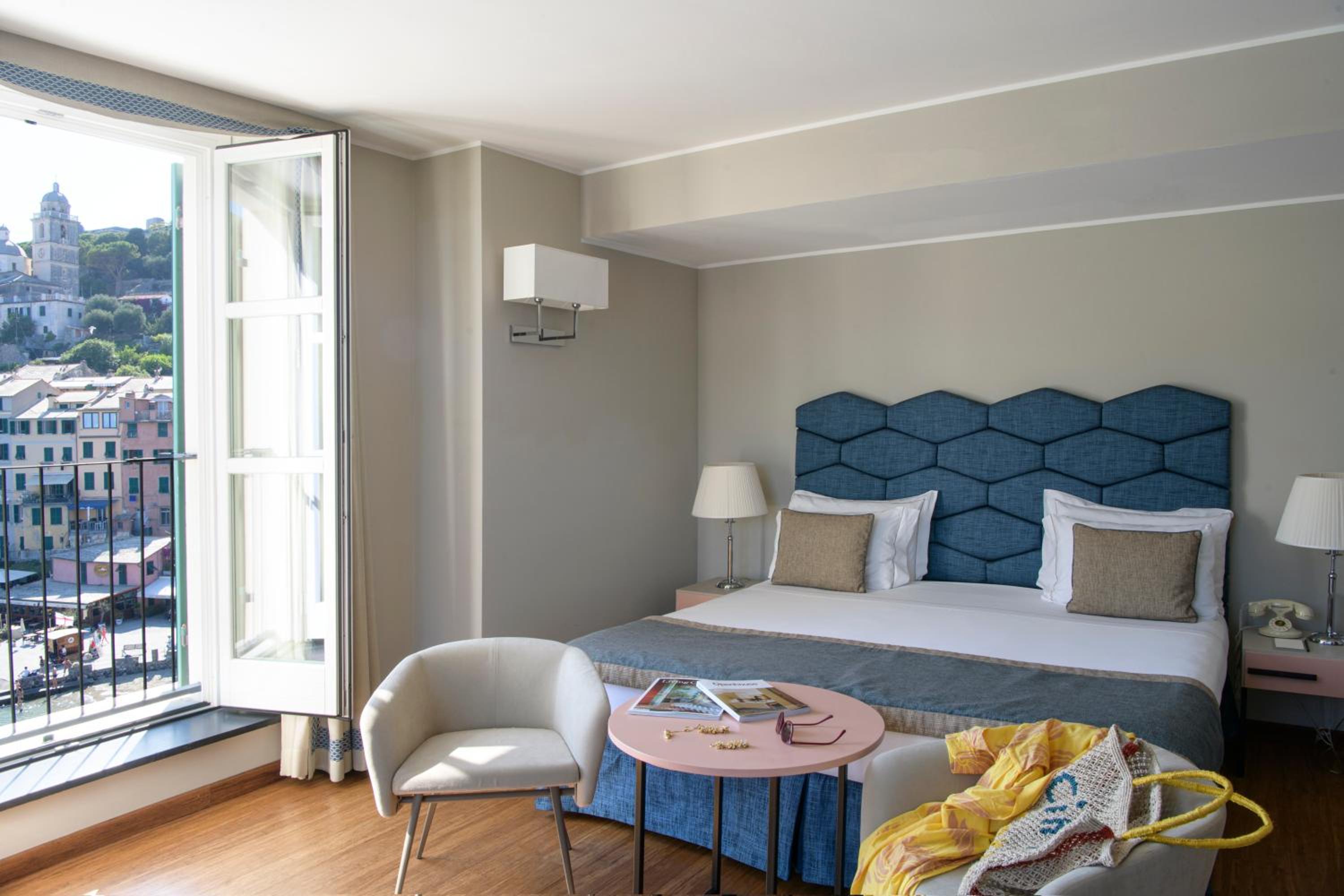 Deluxe Double Room - Photo 9