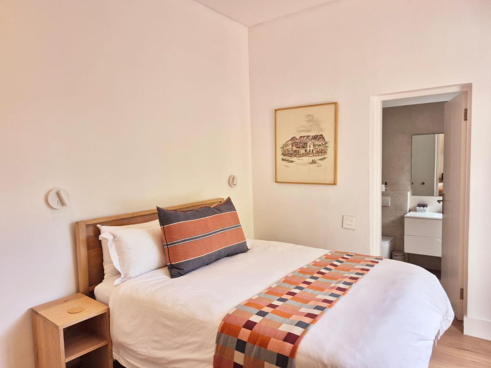 Standard Queen Room - Photo 9